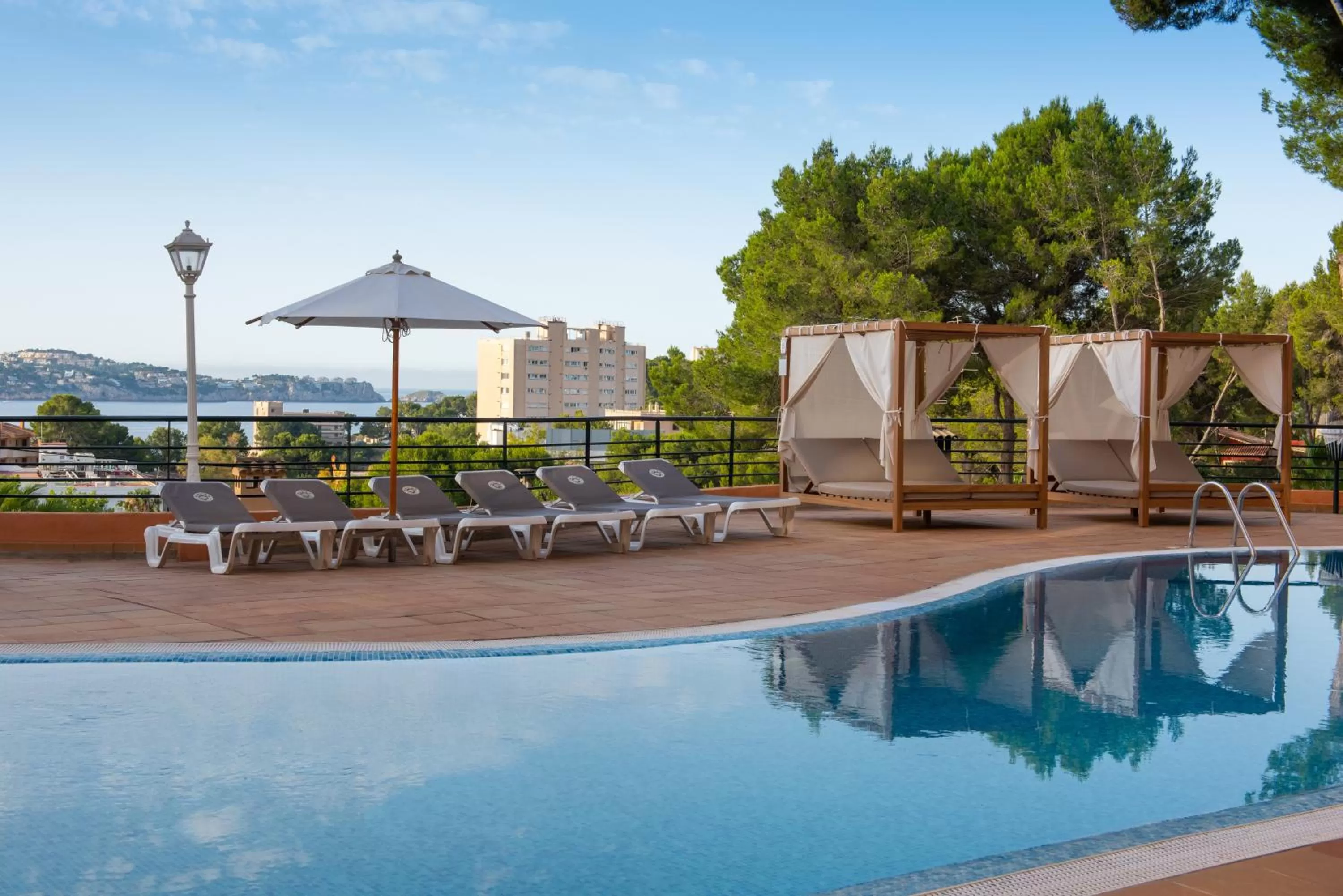 Swimming pool in Valentin Grand Park Suite Hotel