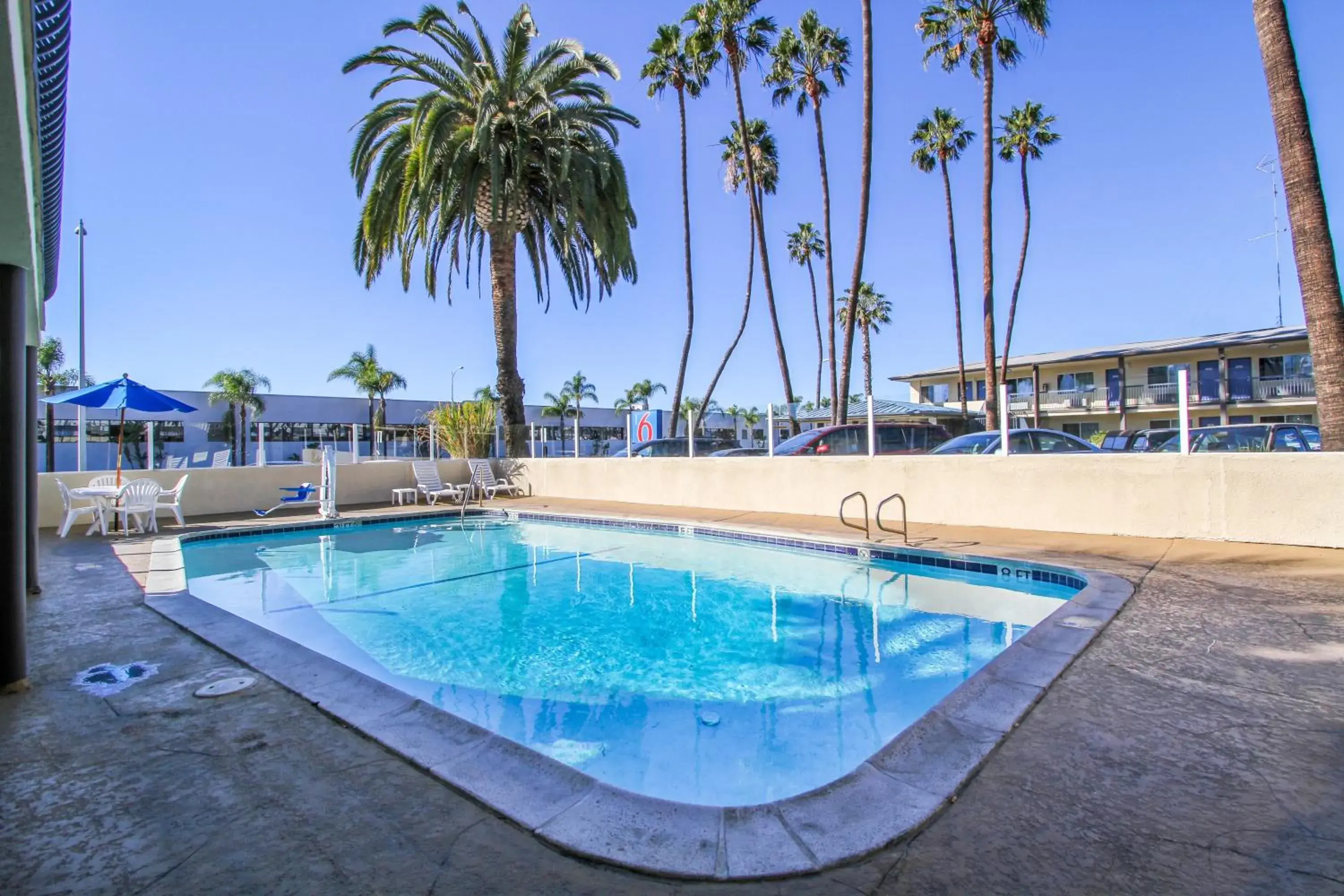 Day, Swimming Pool in Motel 6 San Diego Airport/Harbor
