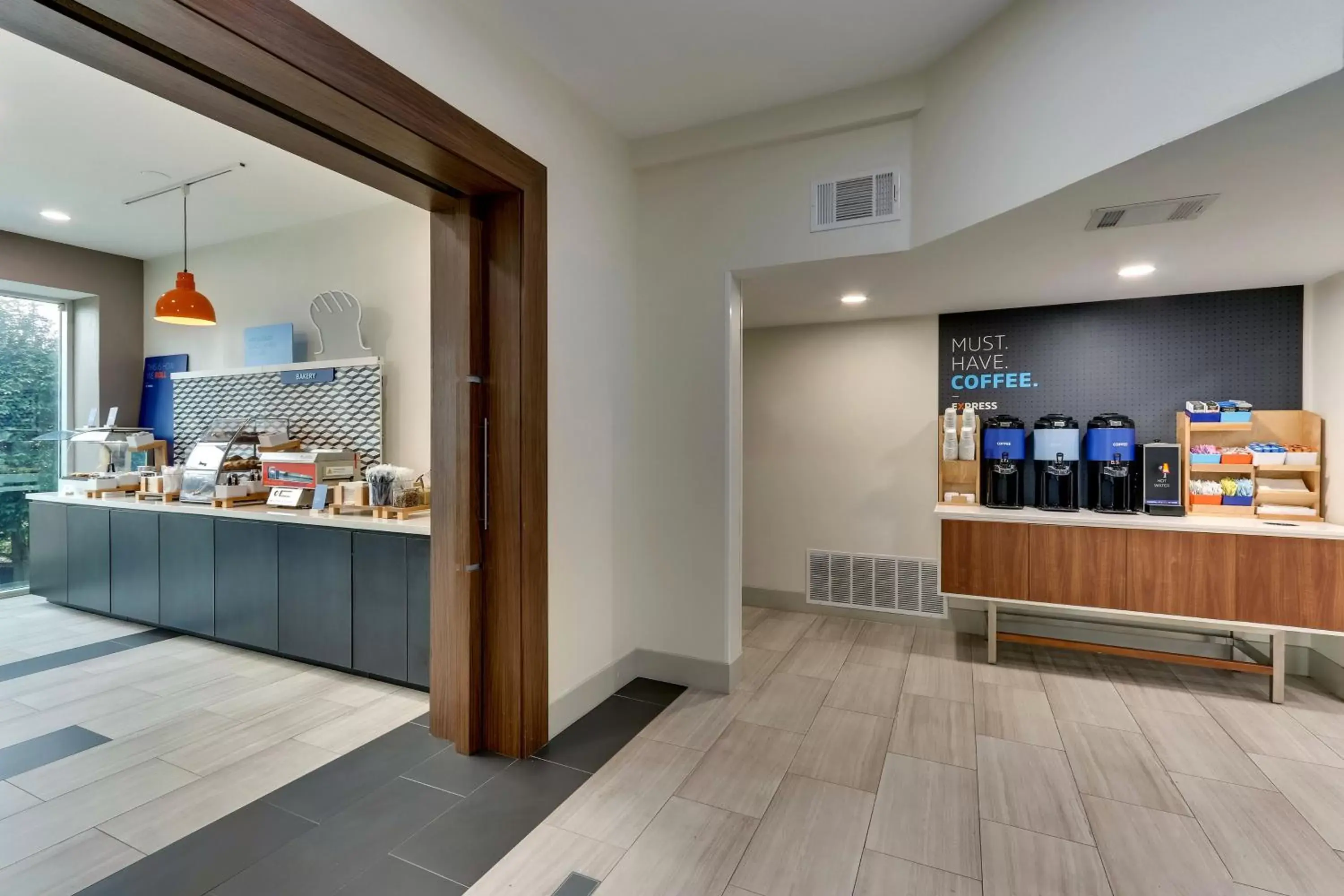 Breakfast in Holiday Inn Express & Suites Waxahachie by IHG Breakfast in Holiday Inn Express & Suites Waxahachie by IHG