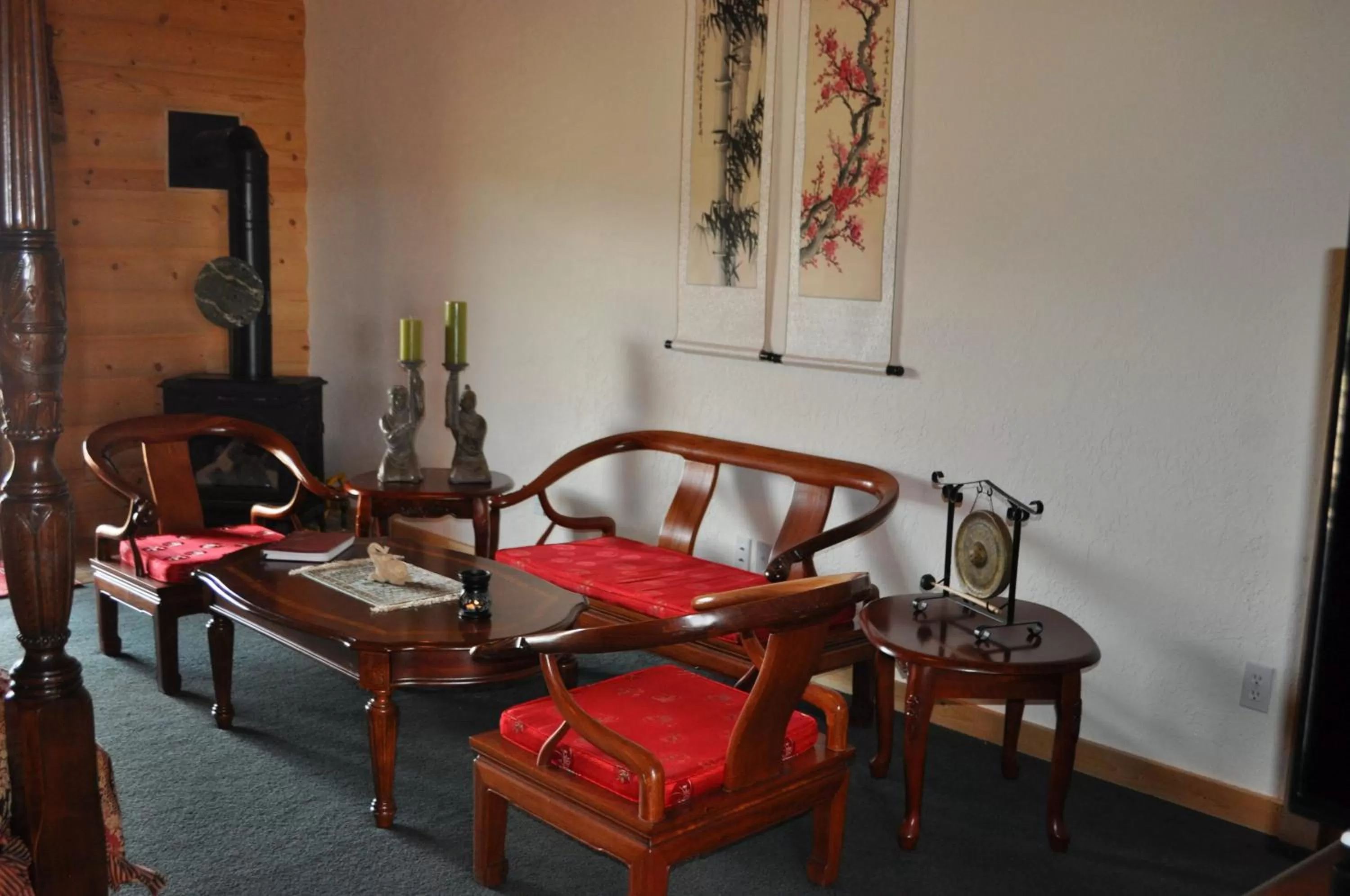 Photo of the whole room in Elkwood Manor Bed & Breakfast