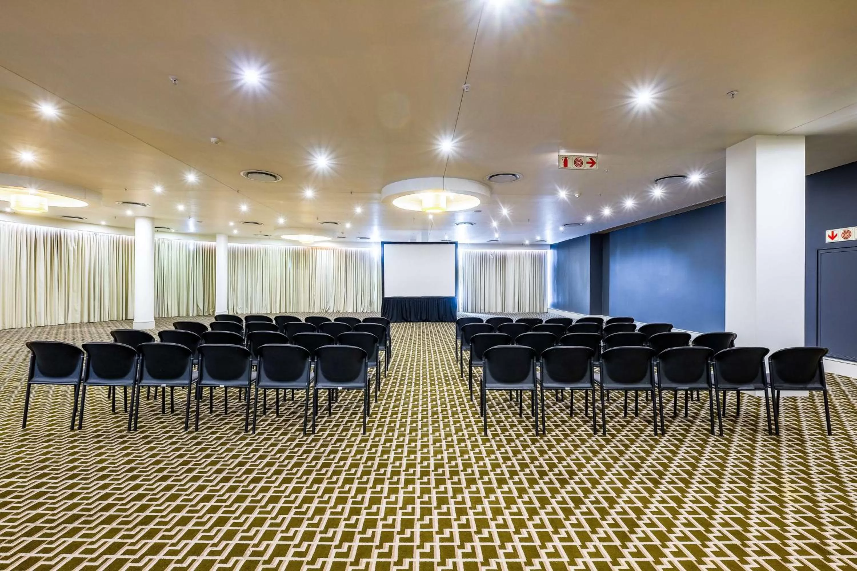 Meeting/conference room in Radisson Blu Gautrain Hotel, Sandton Johannesburg