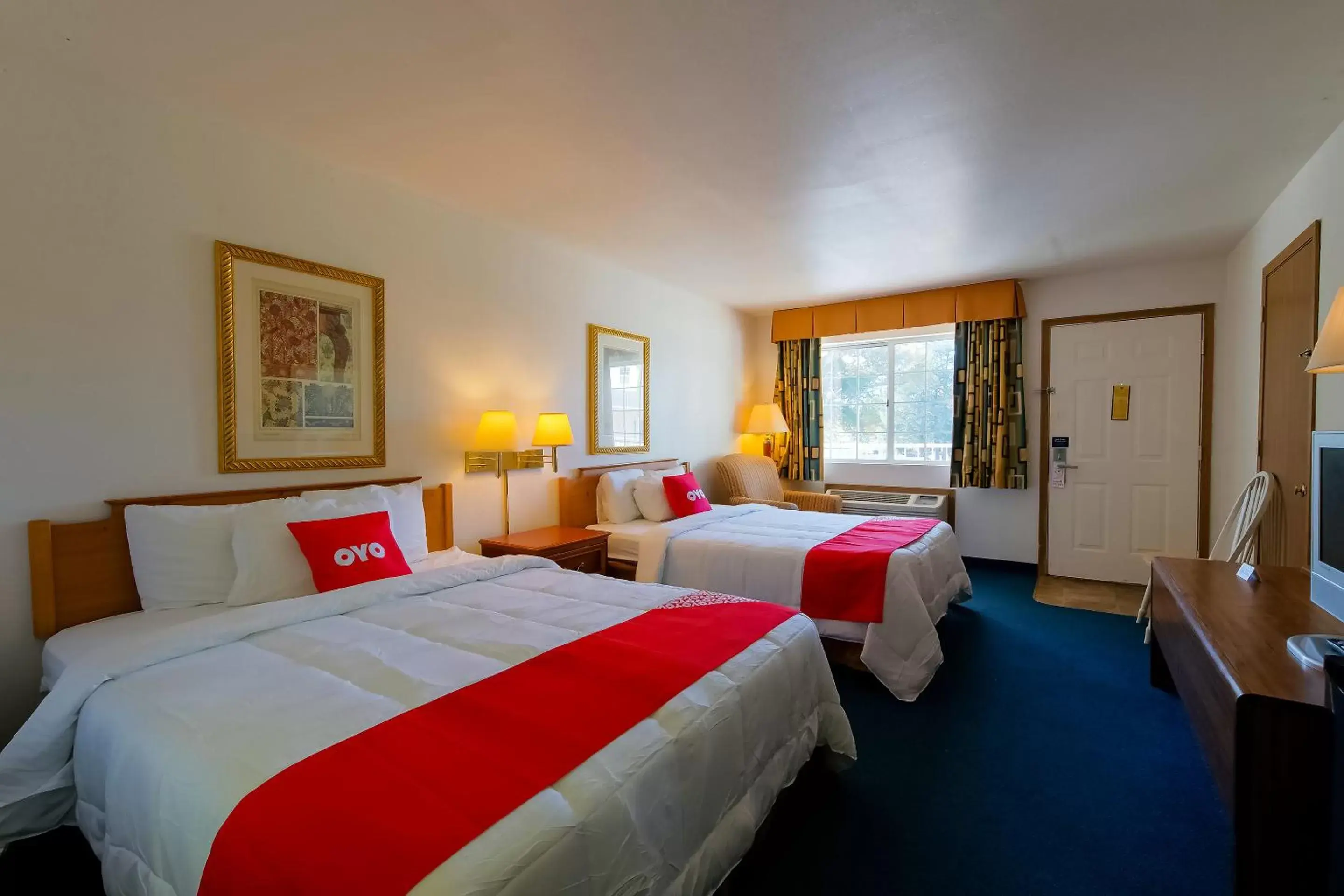 Bedroom in Hotel O Eureka Springs - Christ of Ozark Area
