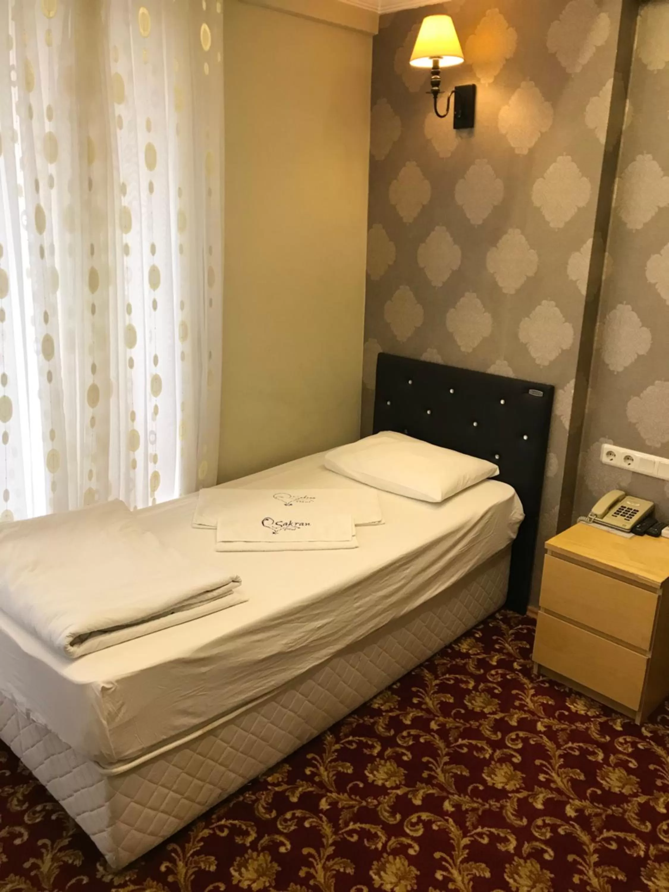 Photo of the whole room, Bed in Sakran Hotel