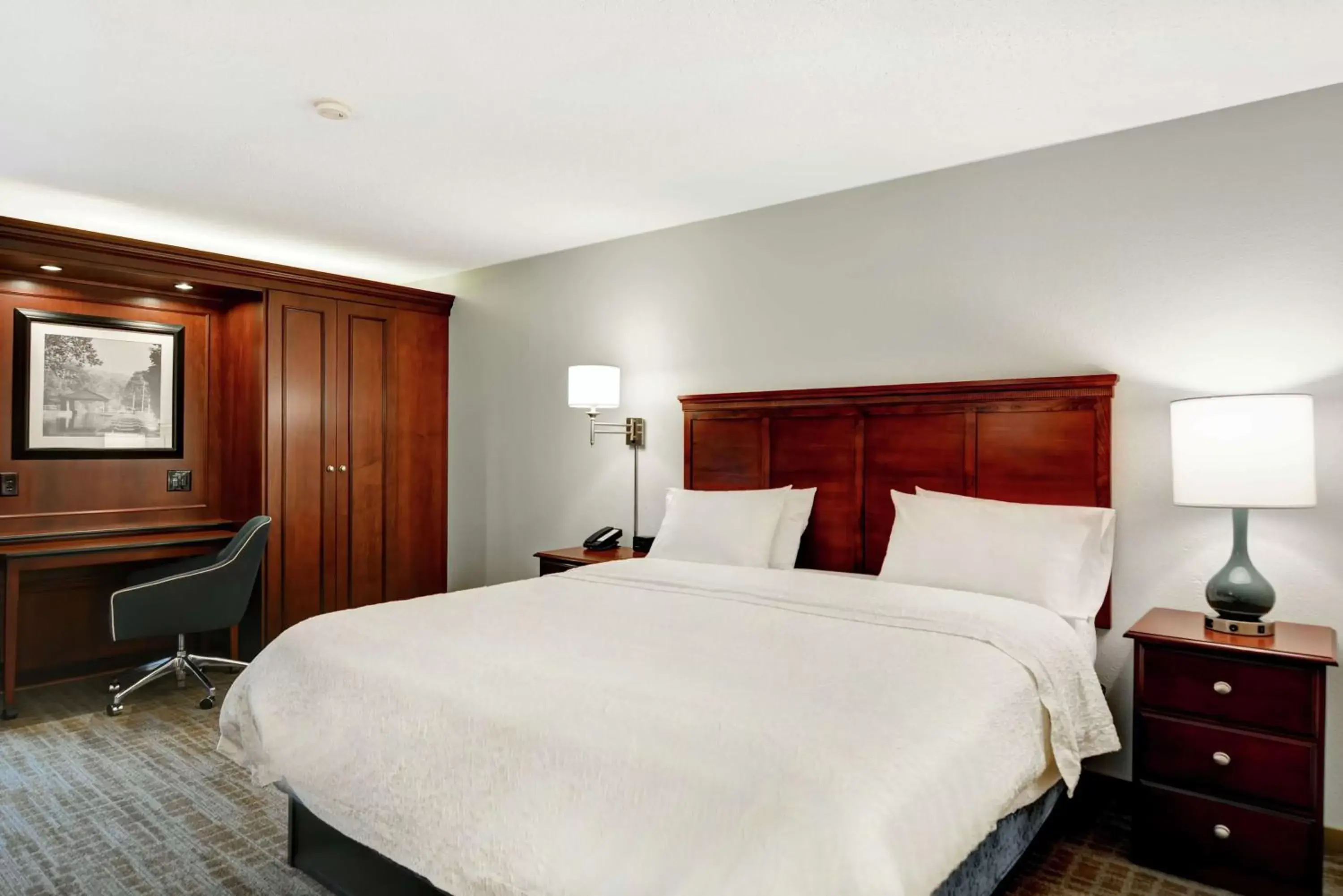 Bedroom, Bed in Hampton Inn Beckley Bedroom, Bed in Hampton Inn Beckley