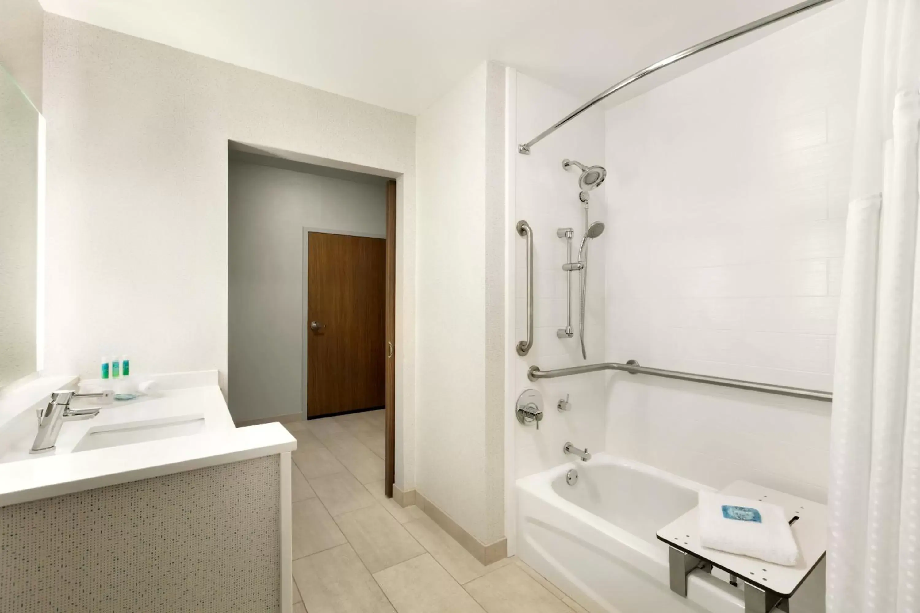 Photo of the whole room, Bathroom in Holiday Inn Express & Suites Salisbury, an IHG Hotel