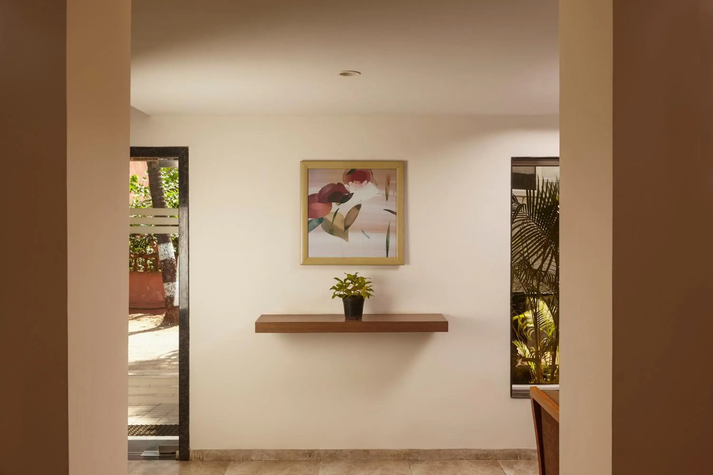 Lobby or reception in The Hawaii Comforts Panjim Donapaula Lobby or reception in The Hawaii Comforts Panjim Donapaula