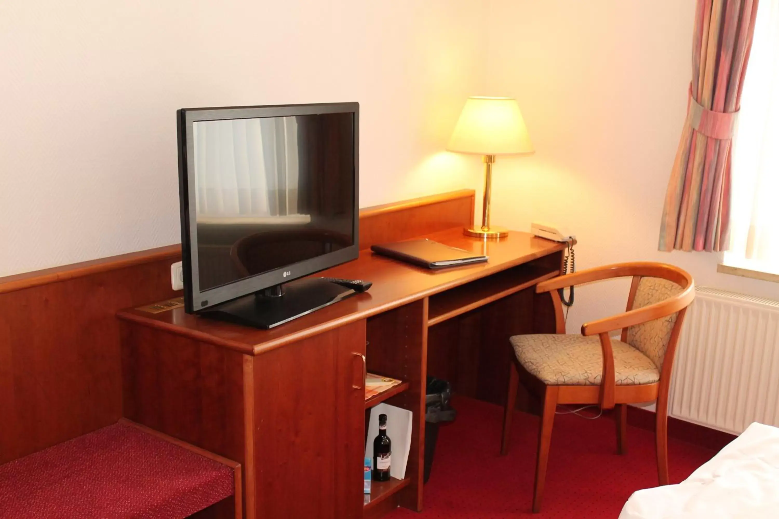 Day, TV/Entertainment Center in Hotel Fürsteneck