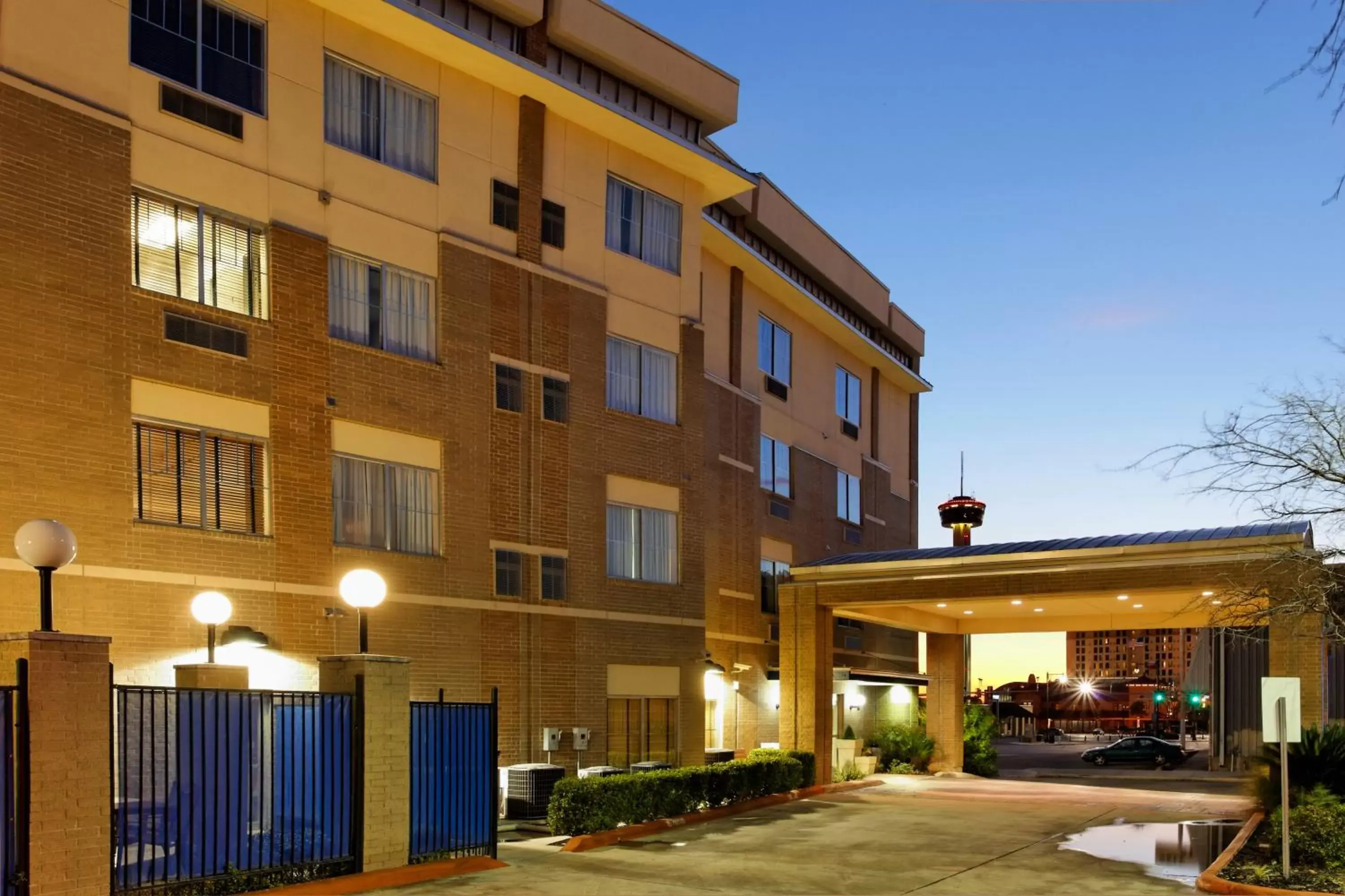 Property Building in Holiday Inn Express Hotel & Suites San Antonio - Rivercenter Area, an IHG Hotel