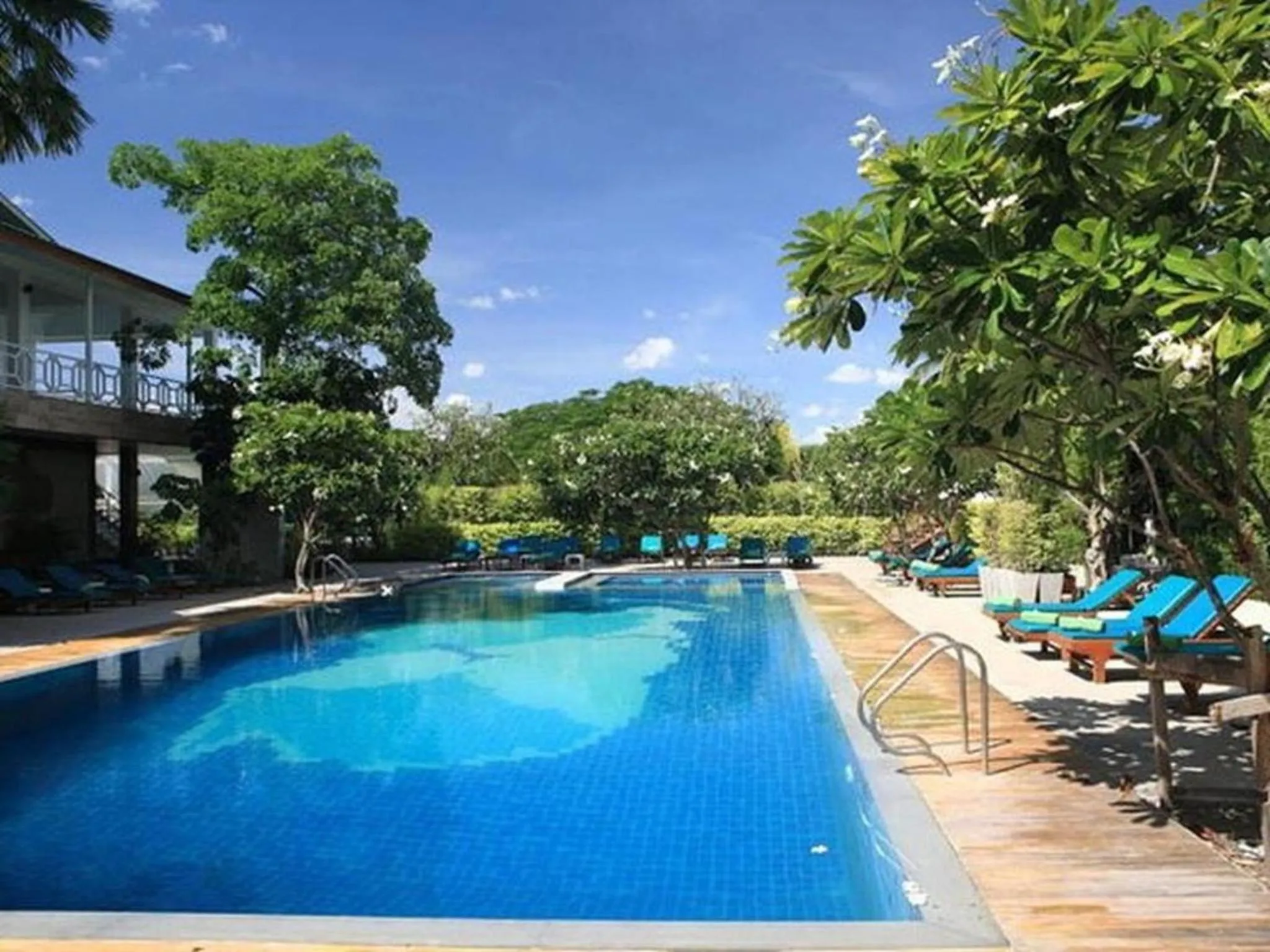 Swimming pool in River Kwai Hotel