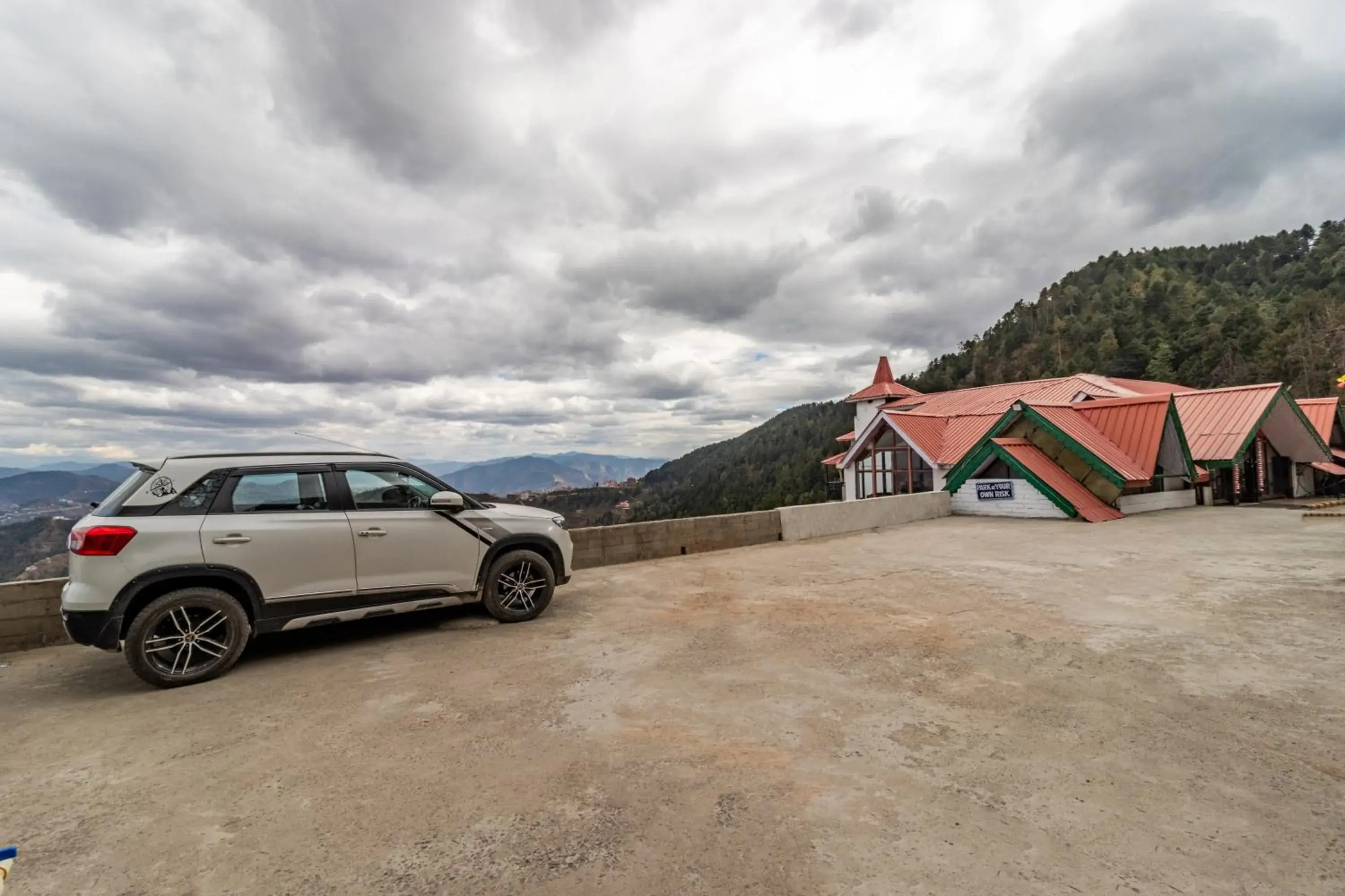 Parking in Treebo Trend Snow View Resort