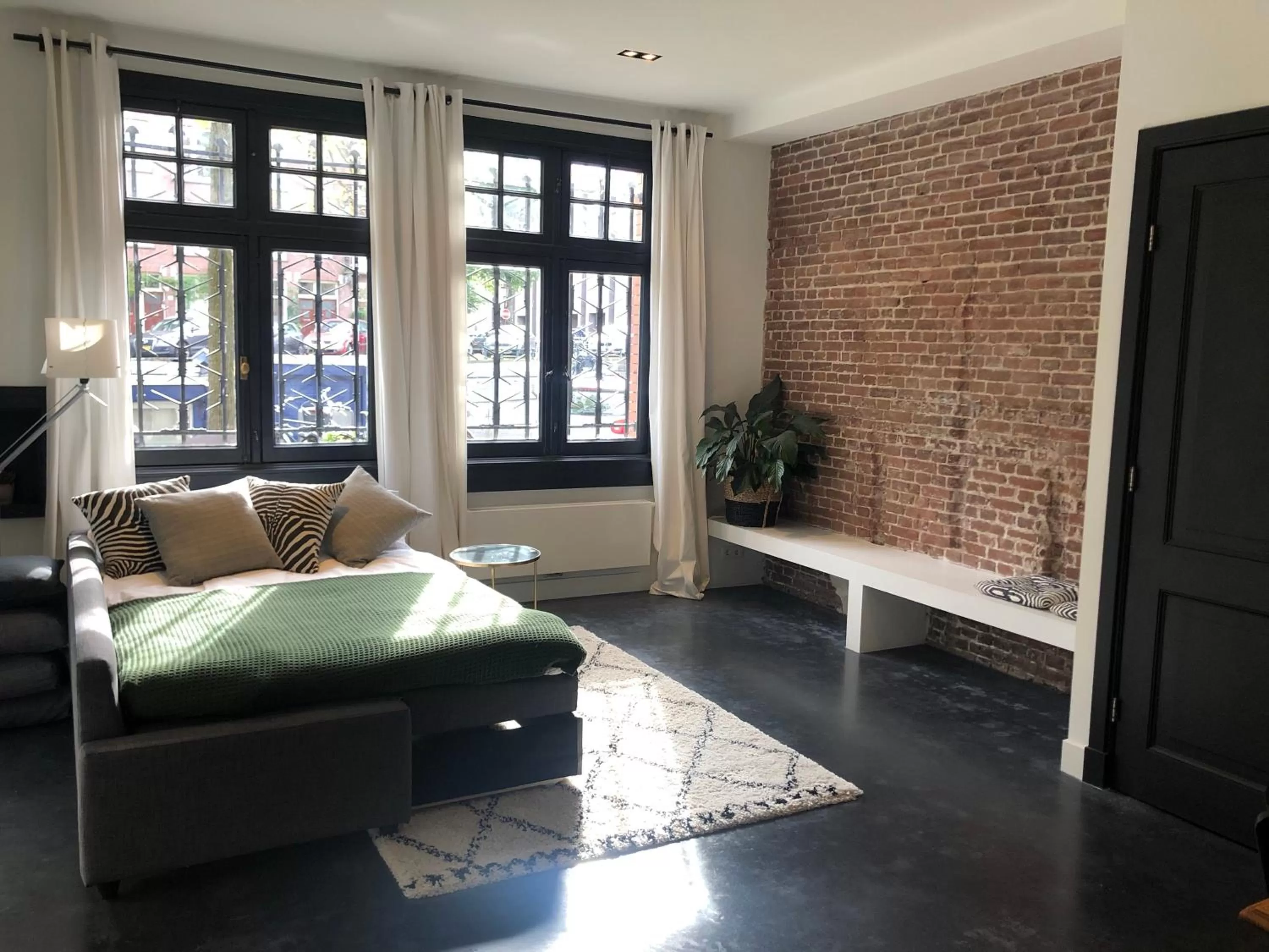 Bed in Amstel Boutique Studio