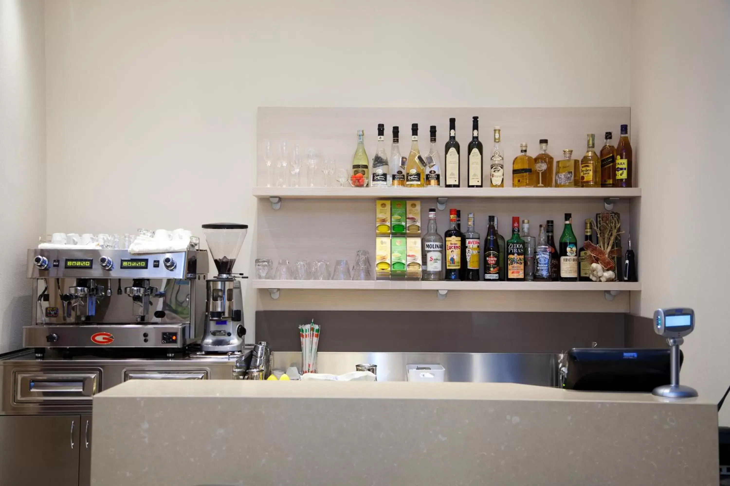 Alcoholic drinks, Lounge/Bar in Hotel Ristorante Cesare