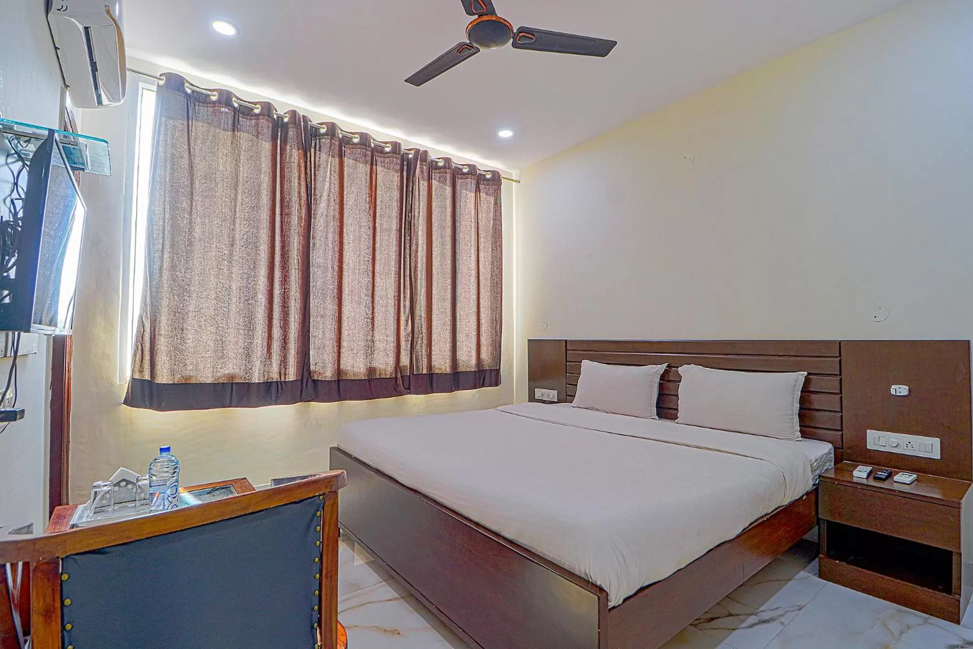 Bed in FabHotel Casa