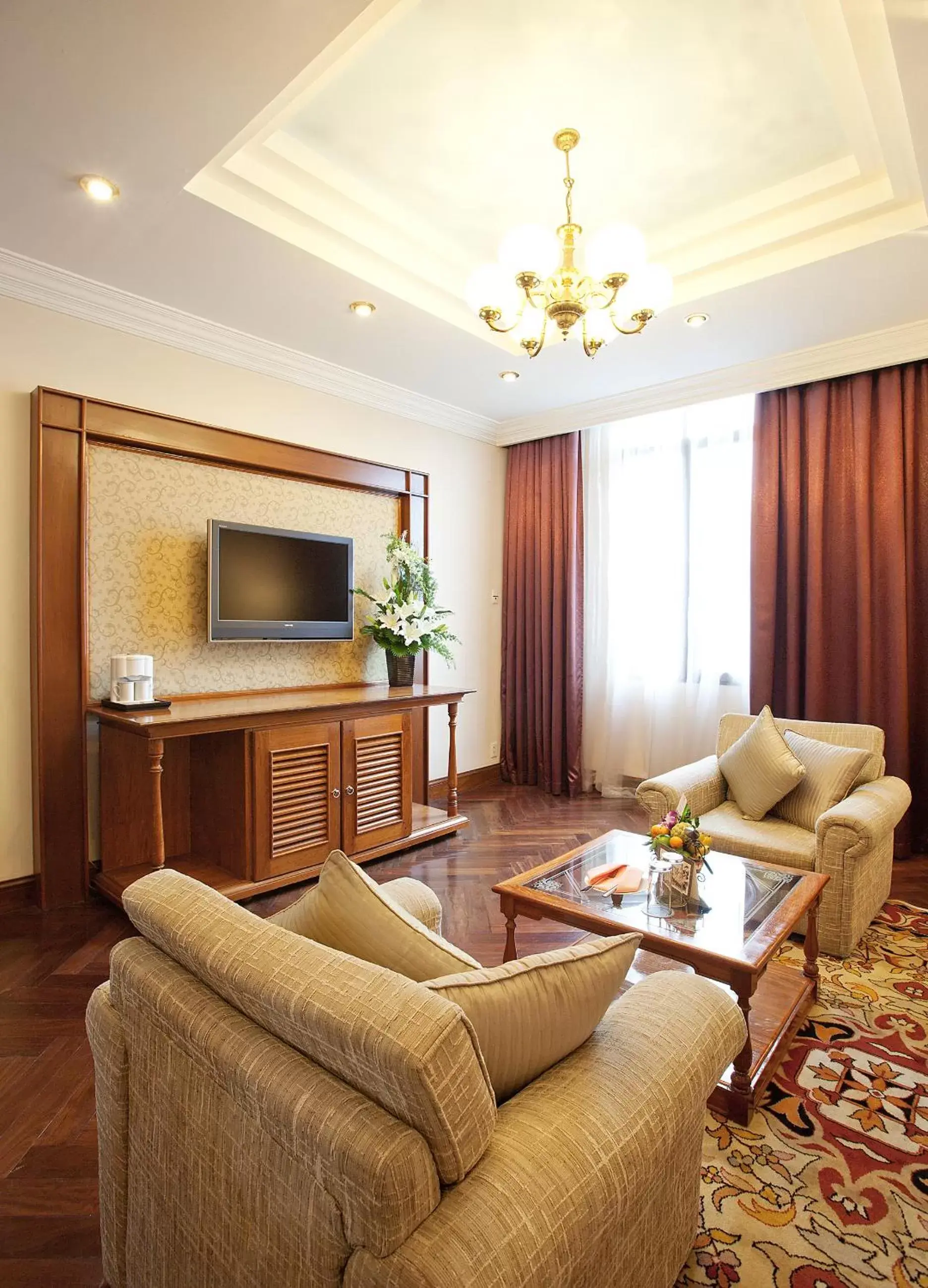 Colonial Suite in Hotel Majestic Saigon