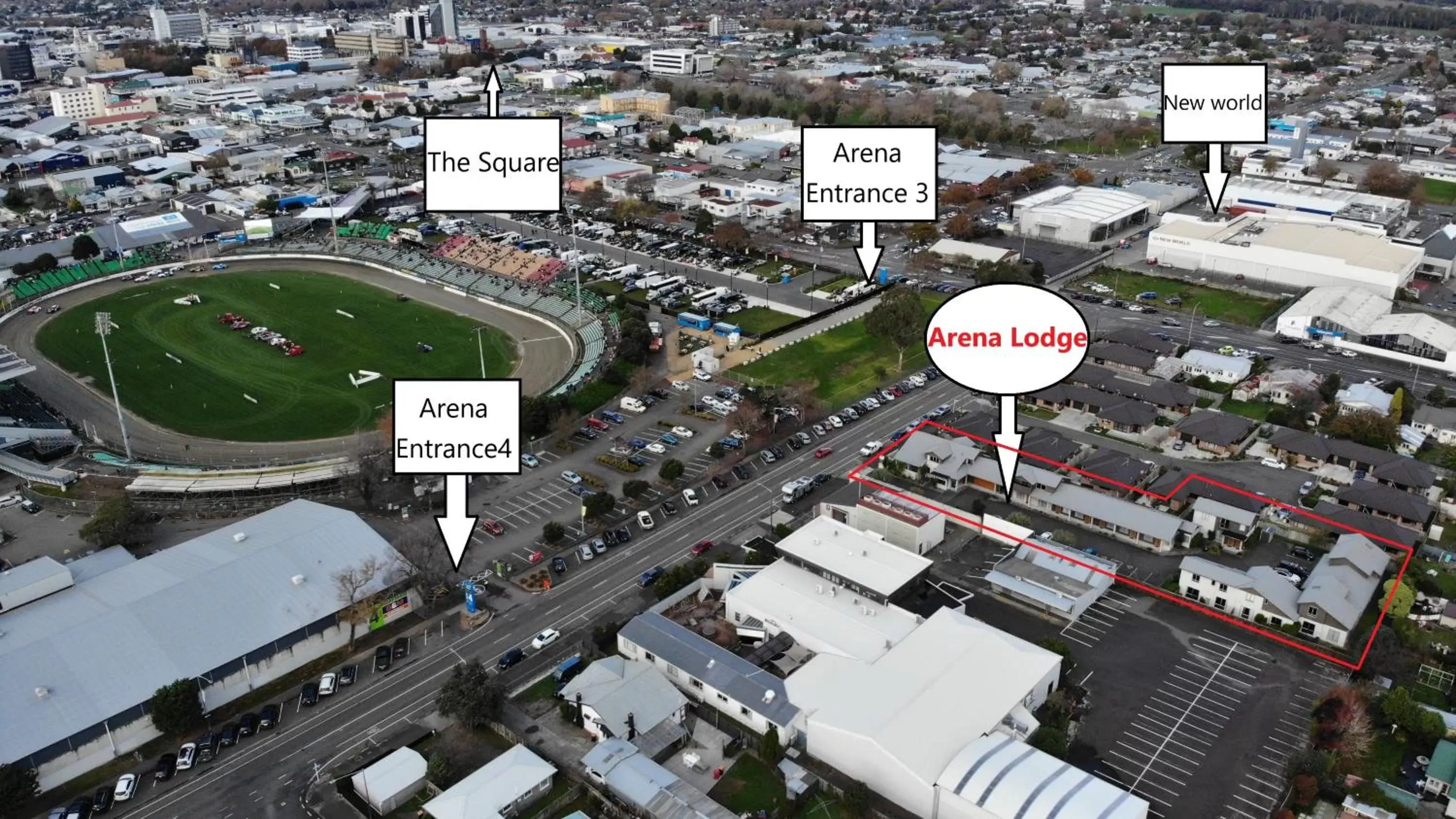 Property building, Bird's-eye View in Arena Lodge