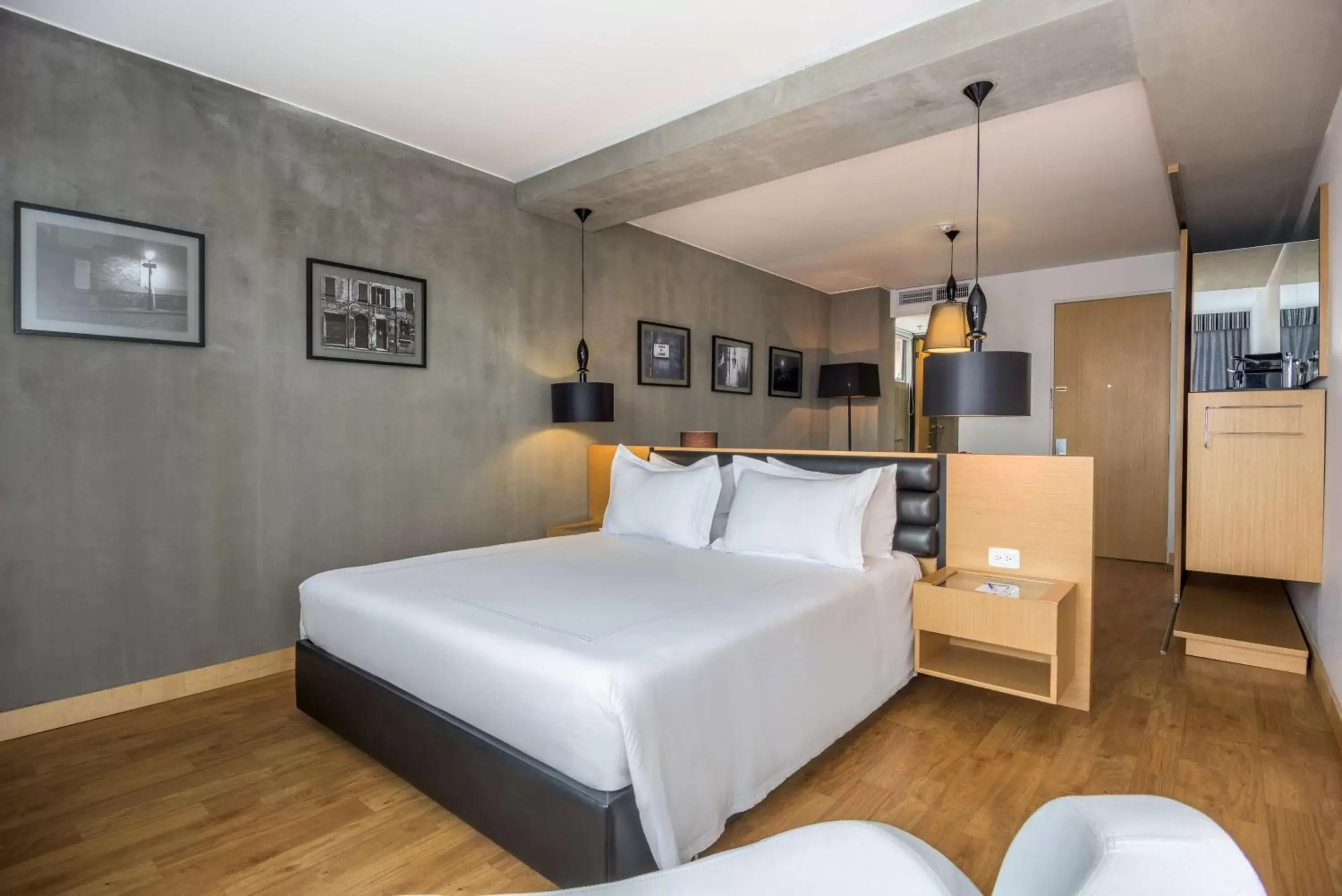 Bedroom, Bed in NH Bogota Urban 93 Royal