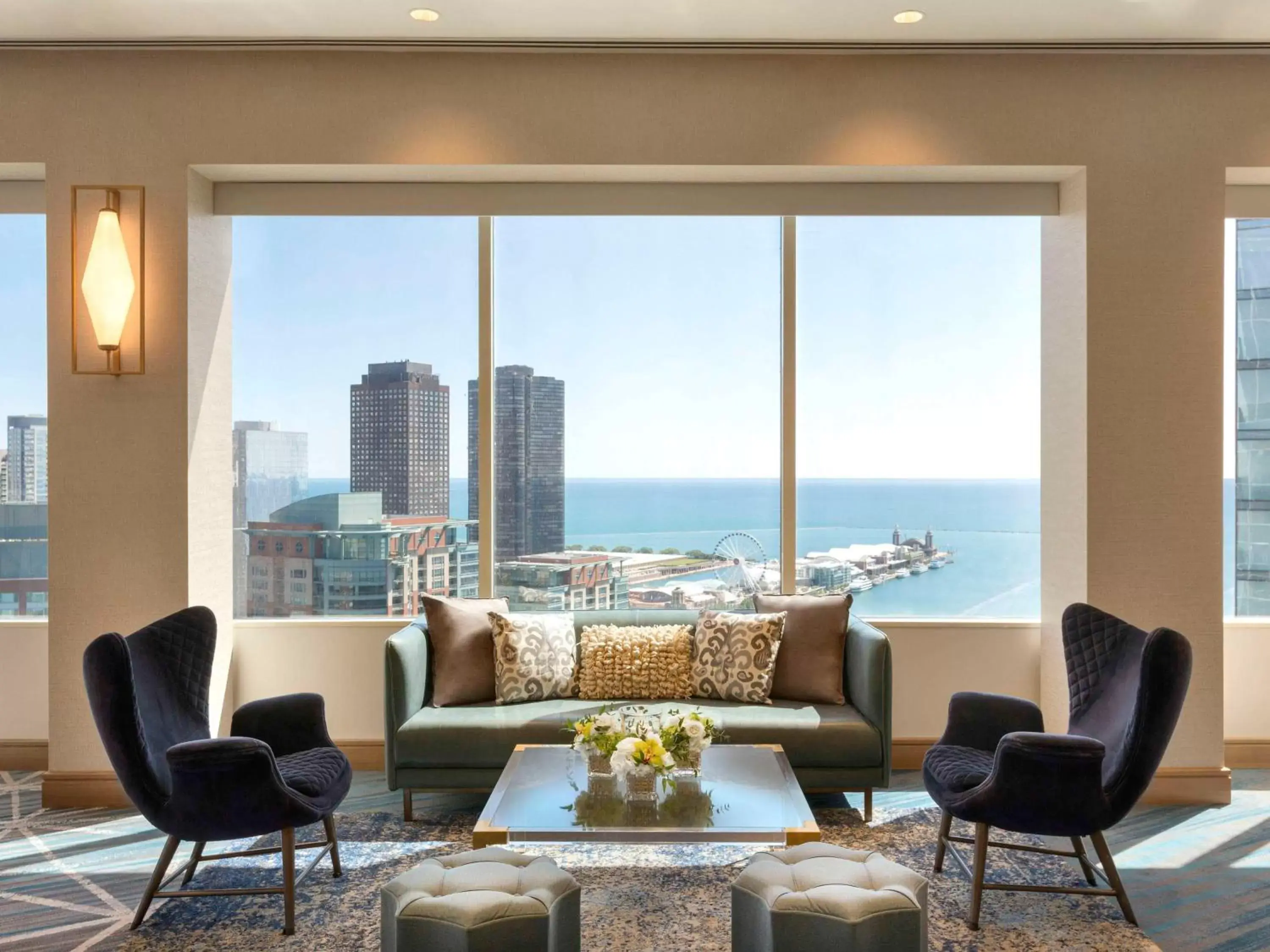 Business facilities, Seating Area in Swissotel Chicago