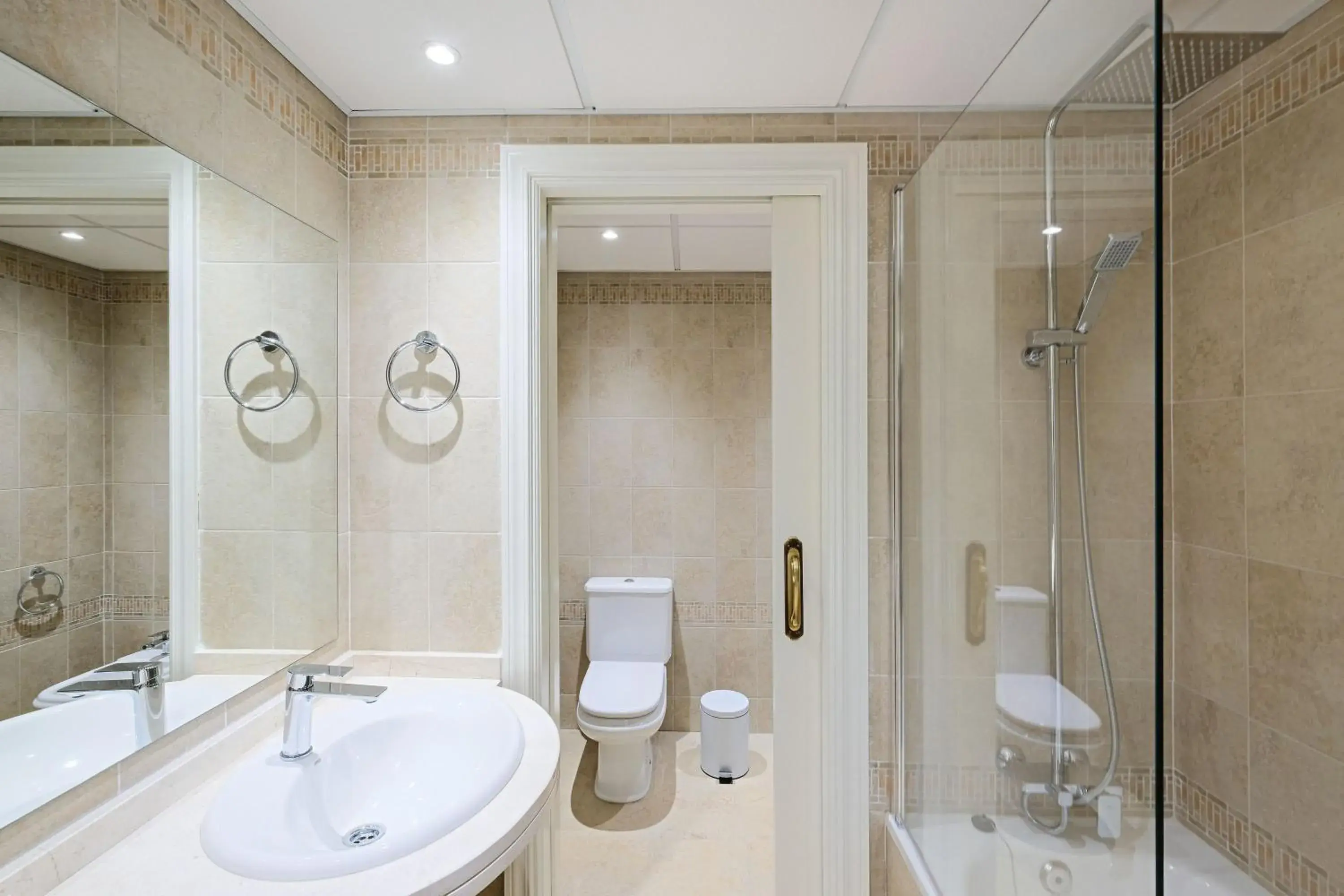 Photo of the whole room, Bathroom in Envia Almería Apartments Spa & Golf
