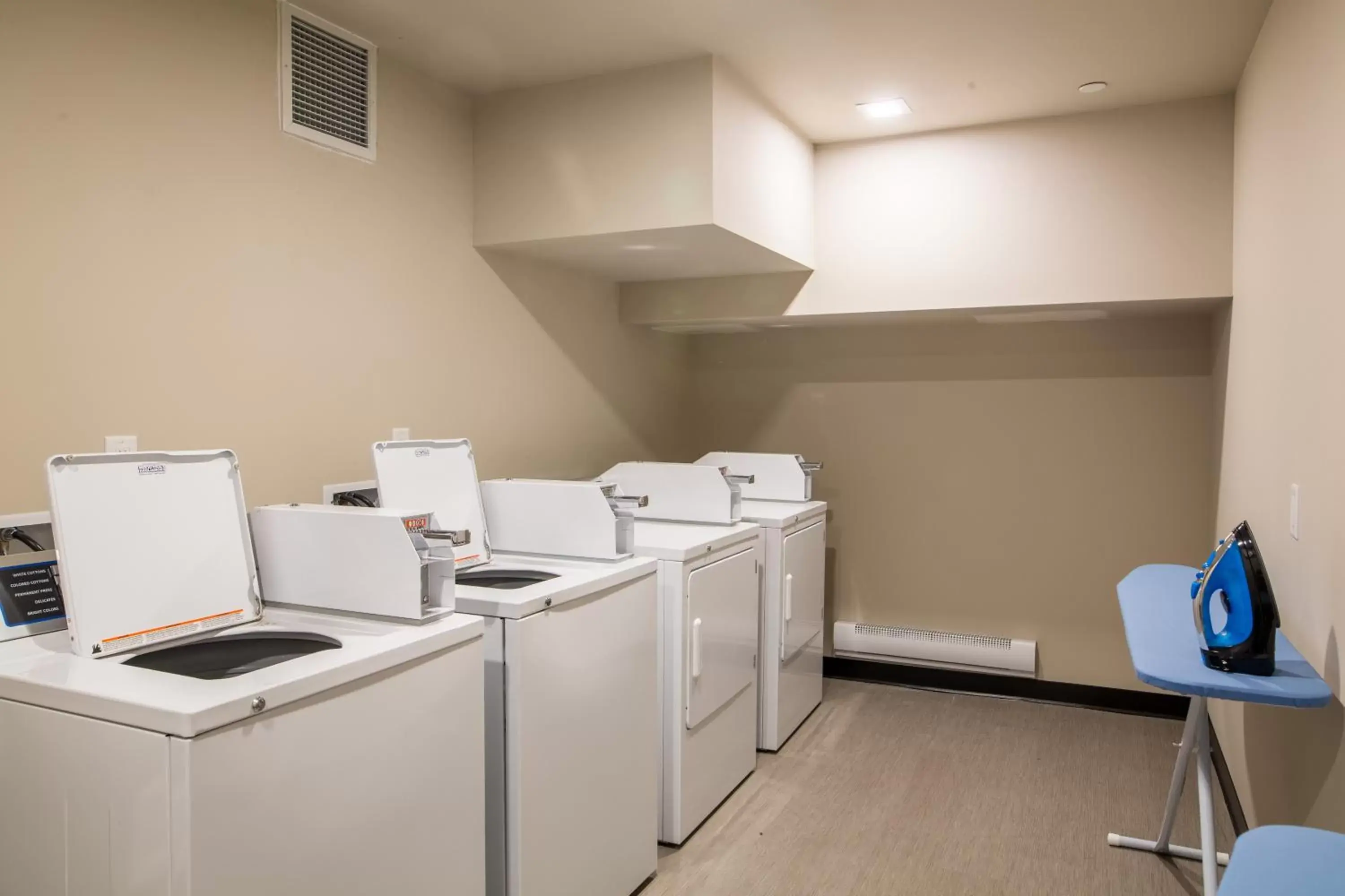 laundry, Kitchen/Kitchenette in The Arts Hotel