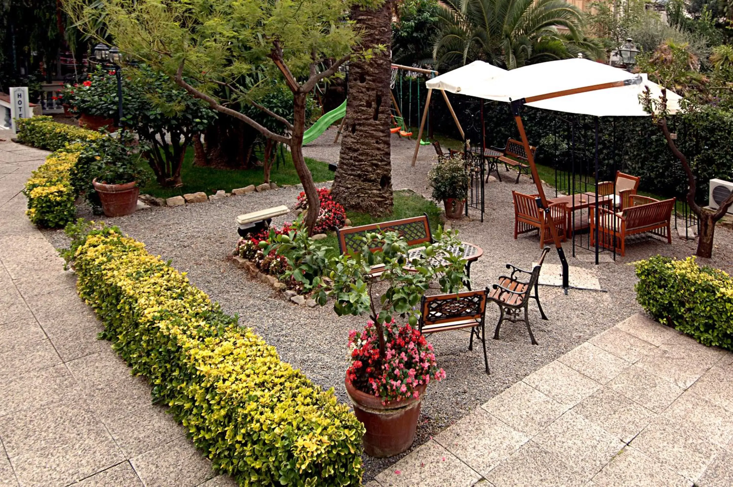 Garden in Hotel Alexander & Spa