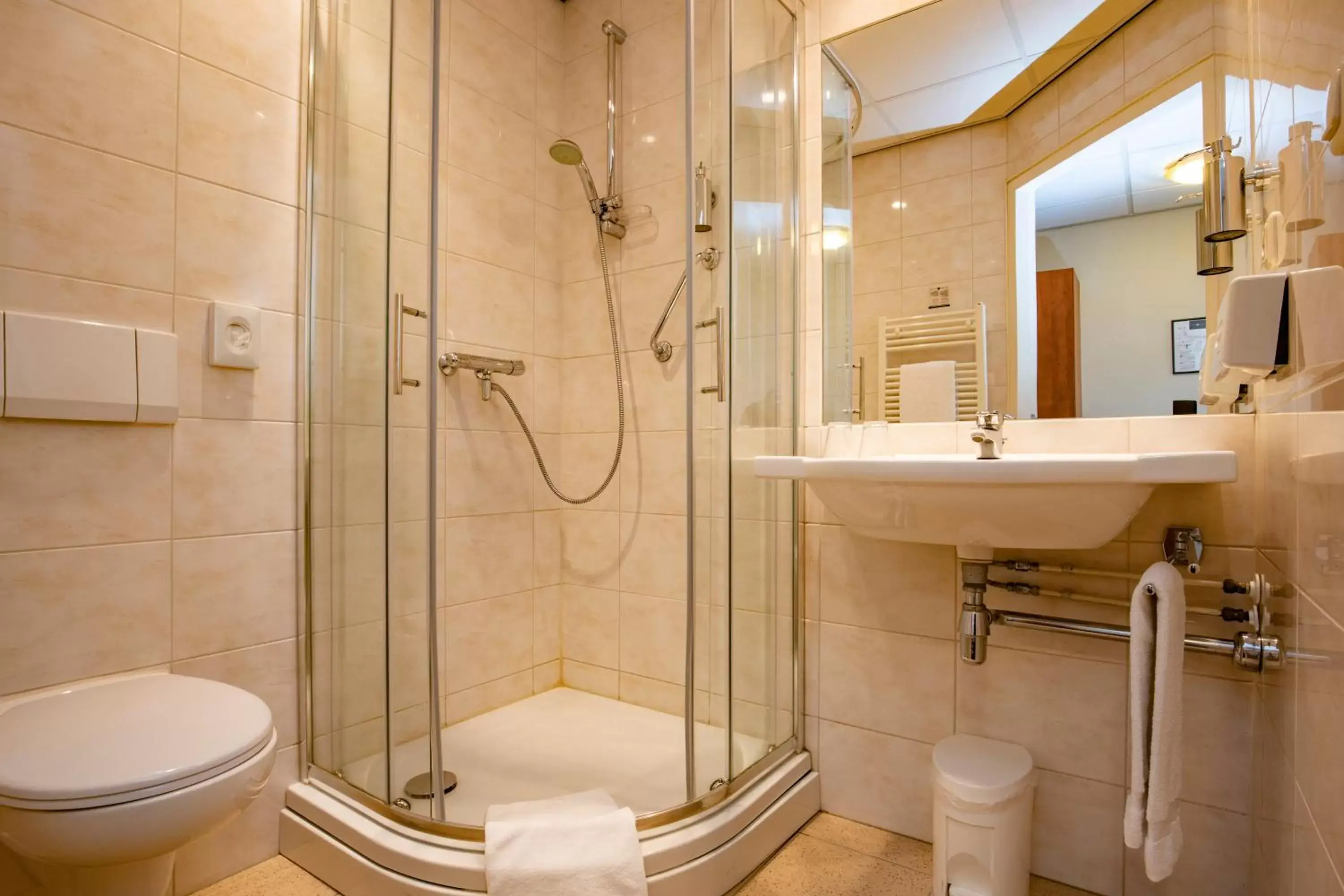 Bathroom in Fletcher Hotel Restaurant Amersfoort Bathroom in Fletcher Hotel Restaurant Amersfoort