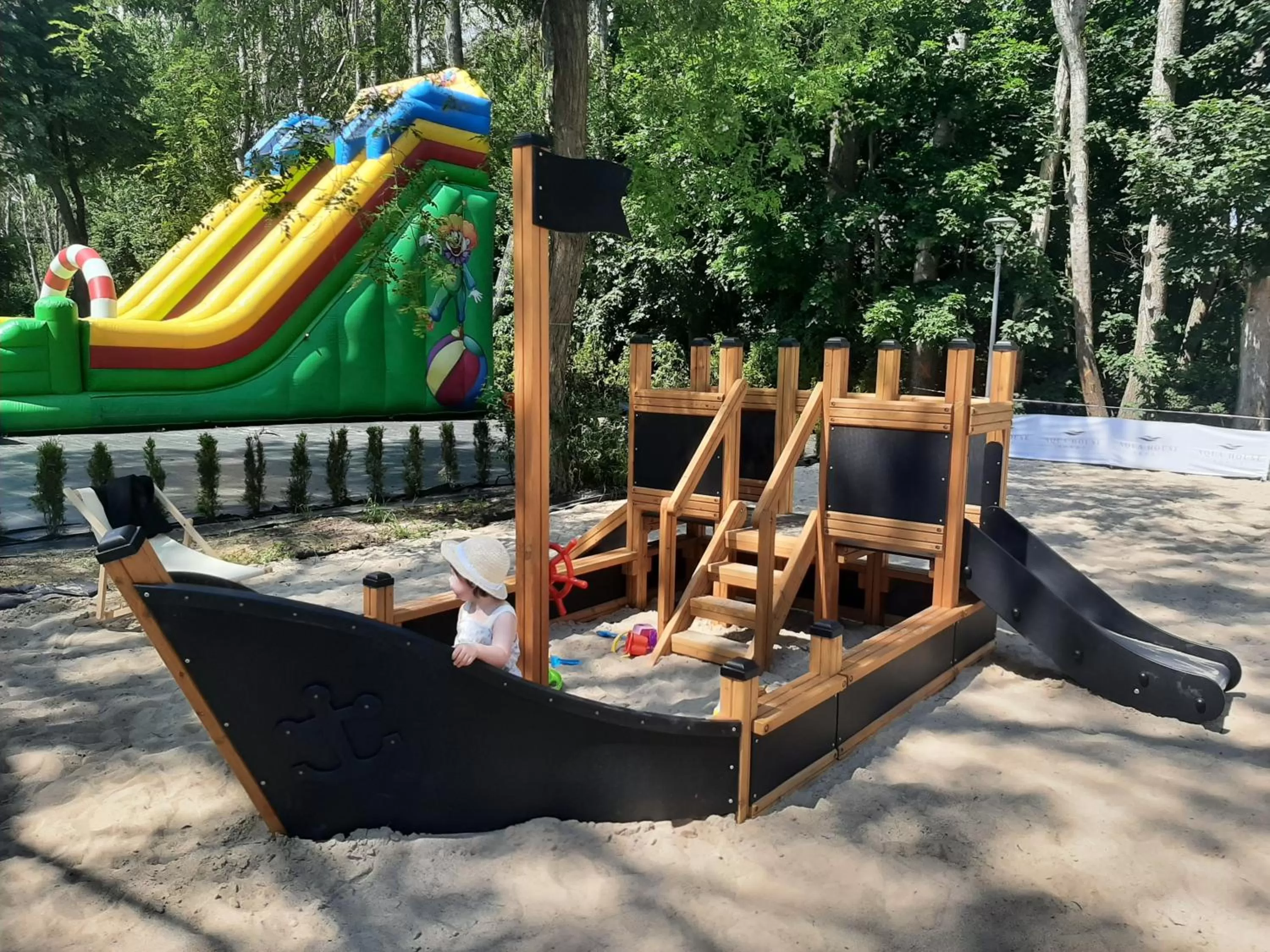 Natural landscape in AQUA HOUSE