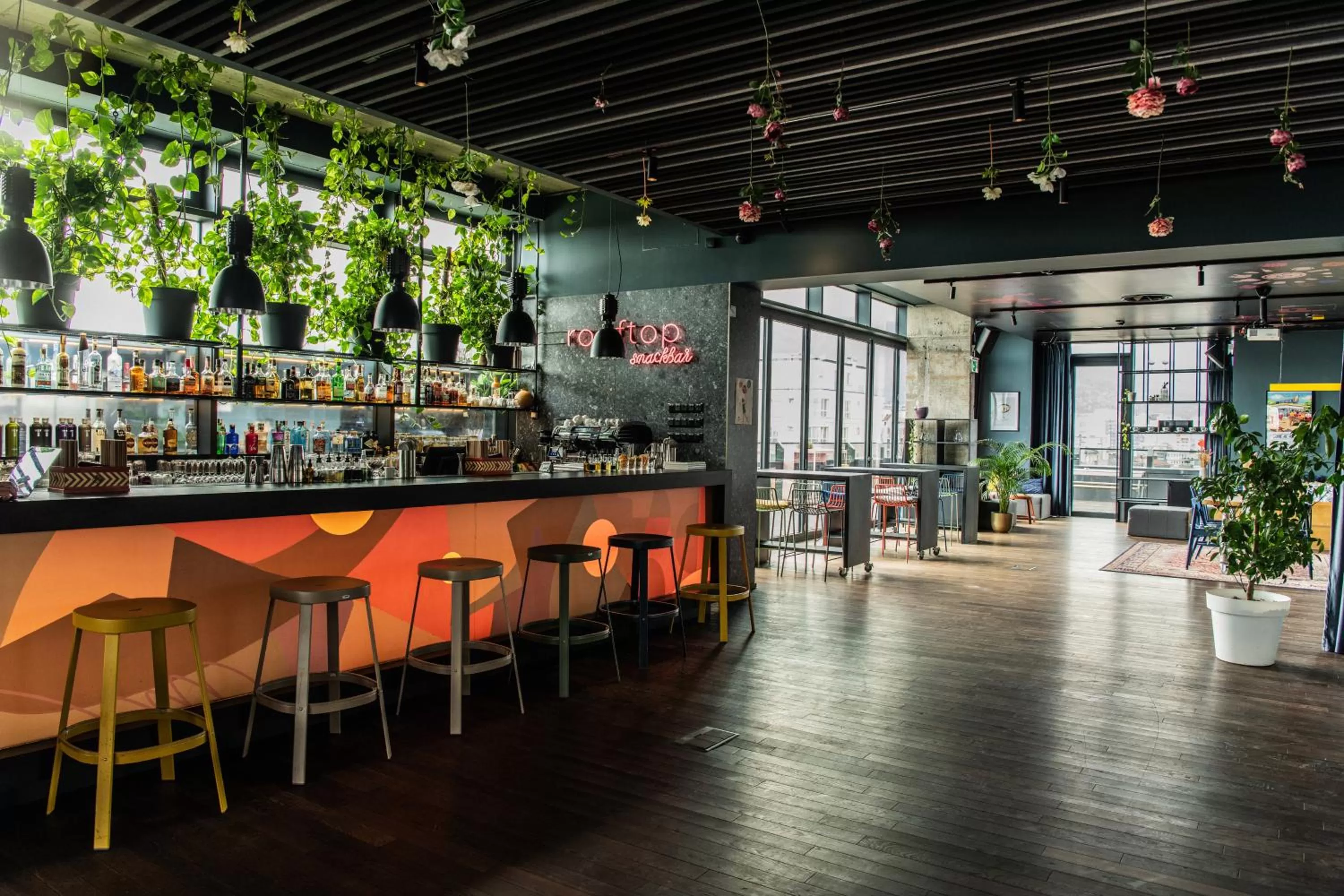 Nightclub / DJ in Hotel Kitchen59