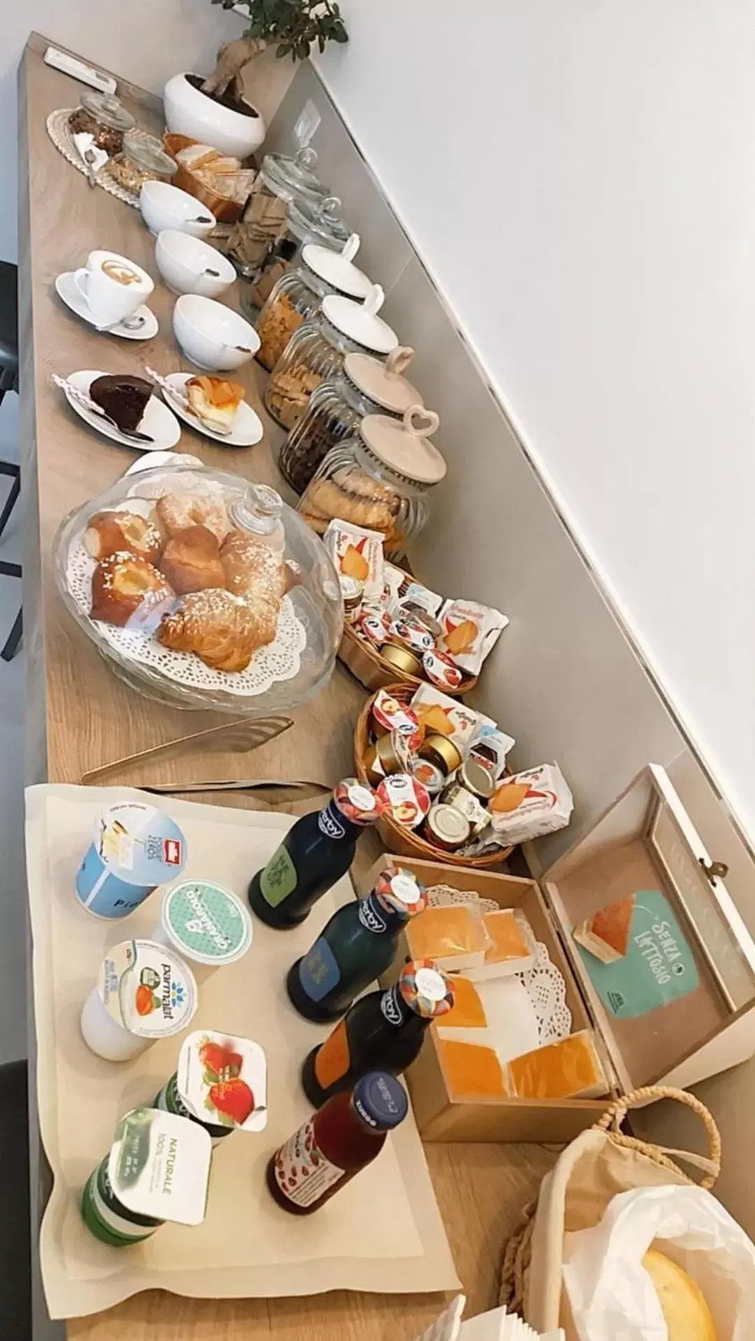 Buffet breakfast, Breakfast in Bebio Rooms