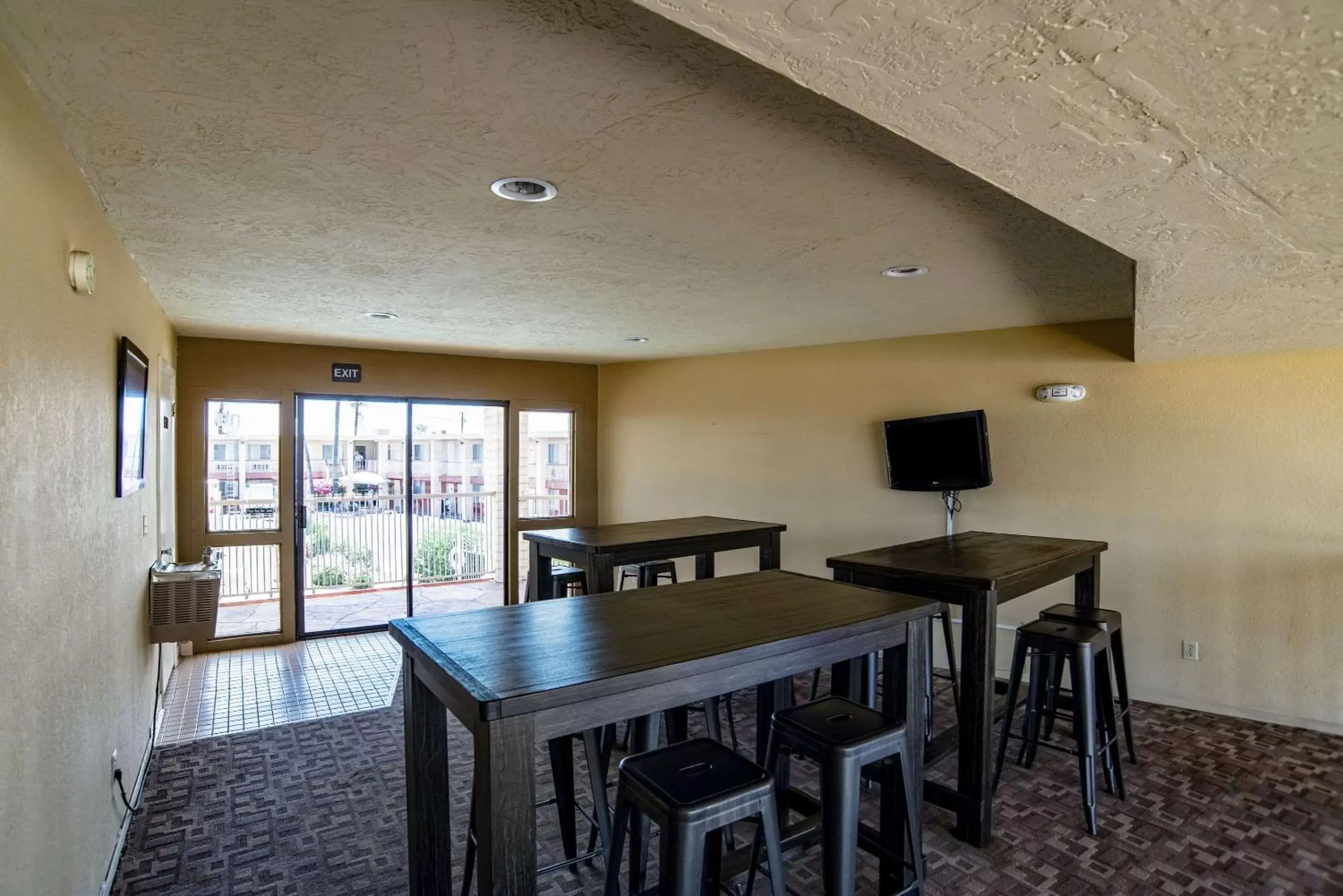 Lobby or reception, Dining Area in Quality Inn & Suites Phoenix NW - Sun City
