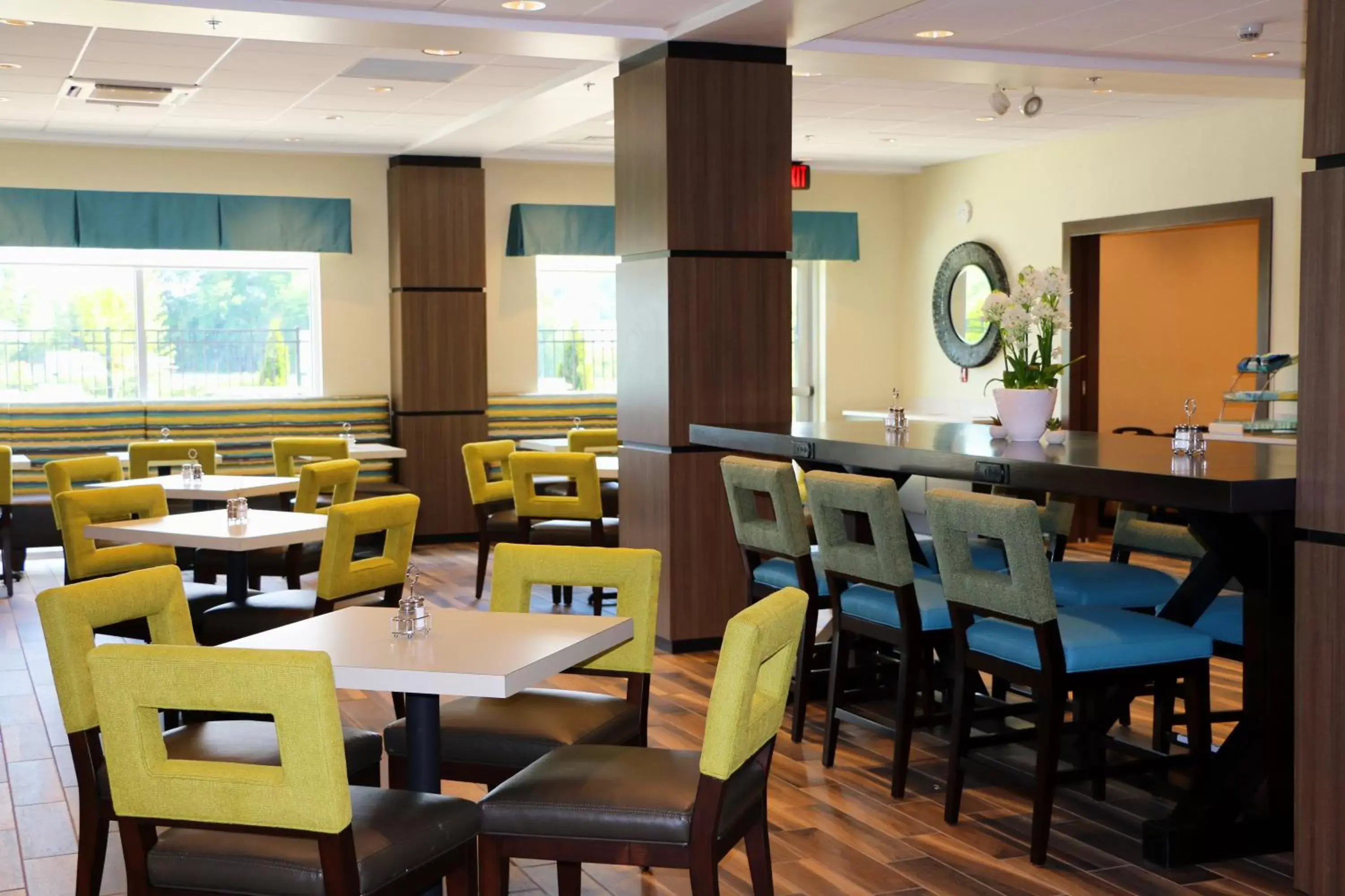 Breakfast, Restaurant/Places to Eat in Holiday Inn Express & Suites - Hendersonville SE - Flat Rock, an IHG Hotel