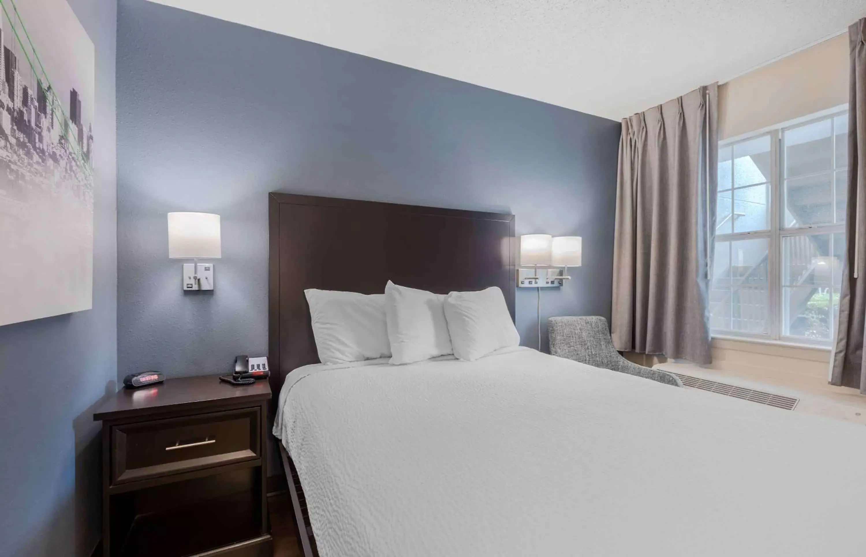 Bedroom, Bed in Extended Stay America Suites - Dallas - Coit Road