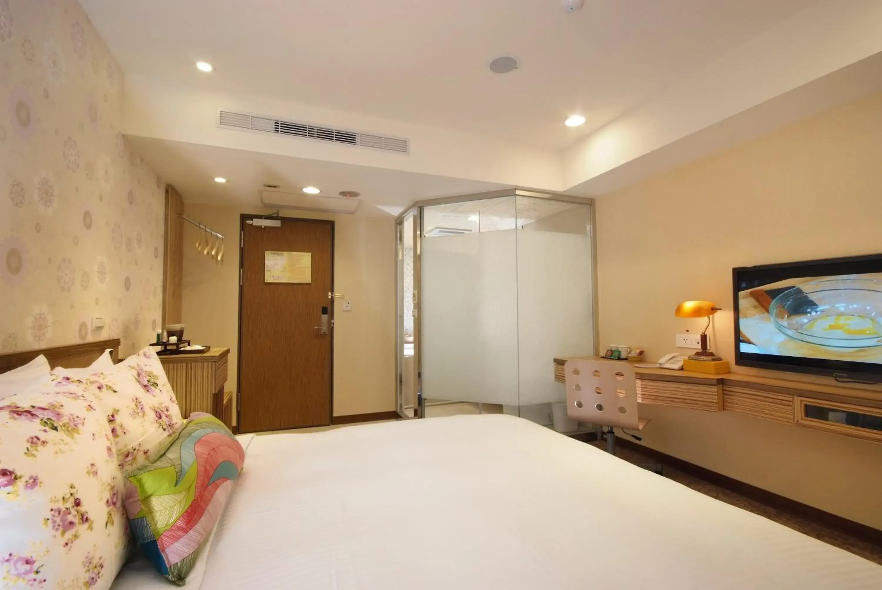 Photo of the whole room, Bed in NAGAHIRO Hotel Photo of the whole room, Bed in NAGAHIRO Hotel