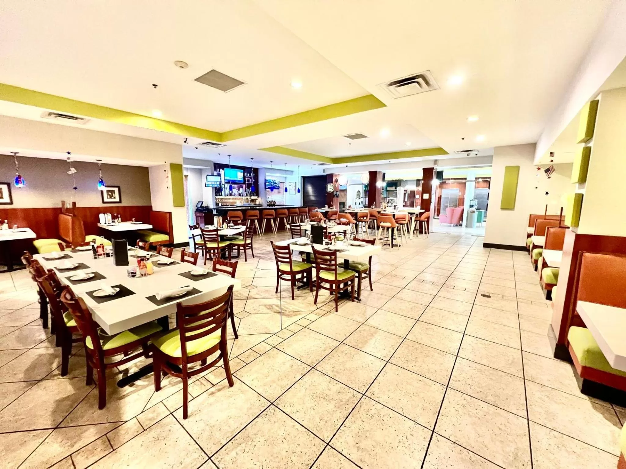 Restaurant/places to eat in Holiday Inn Toledo - Maumee I-80/90 by IHG