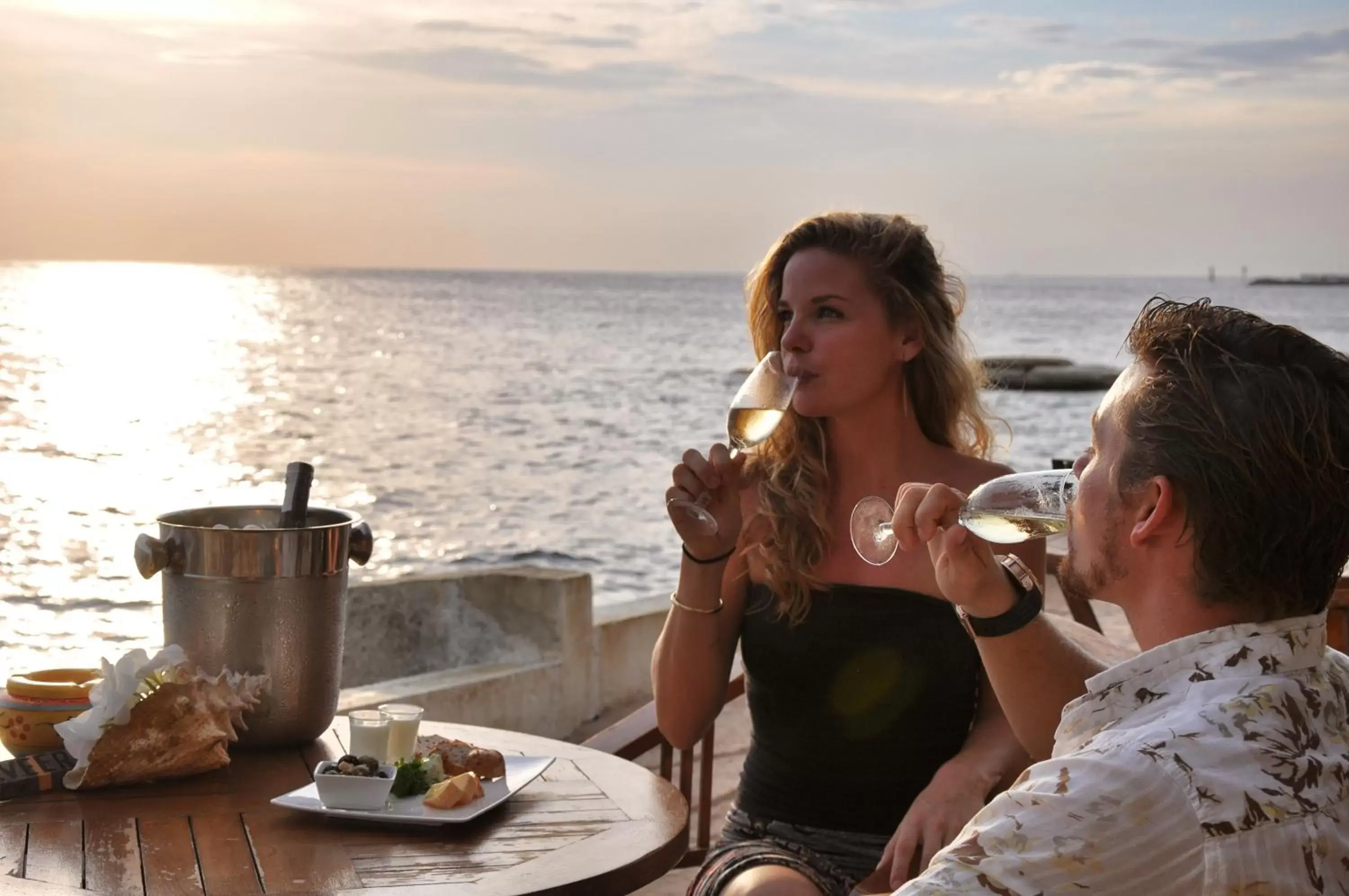 Restaurant/places to eat in Scuba Lodge & Suites Restaurant/places to eat in Scuba Lodge & Suites