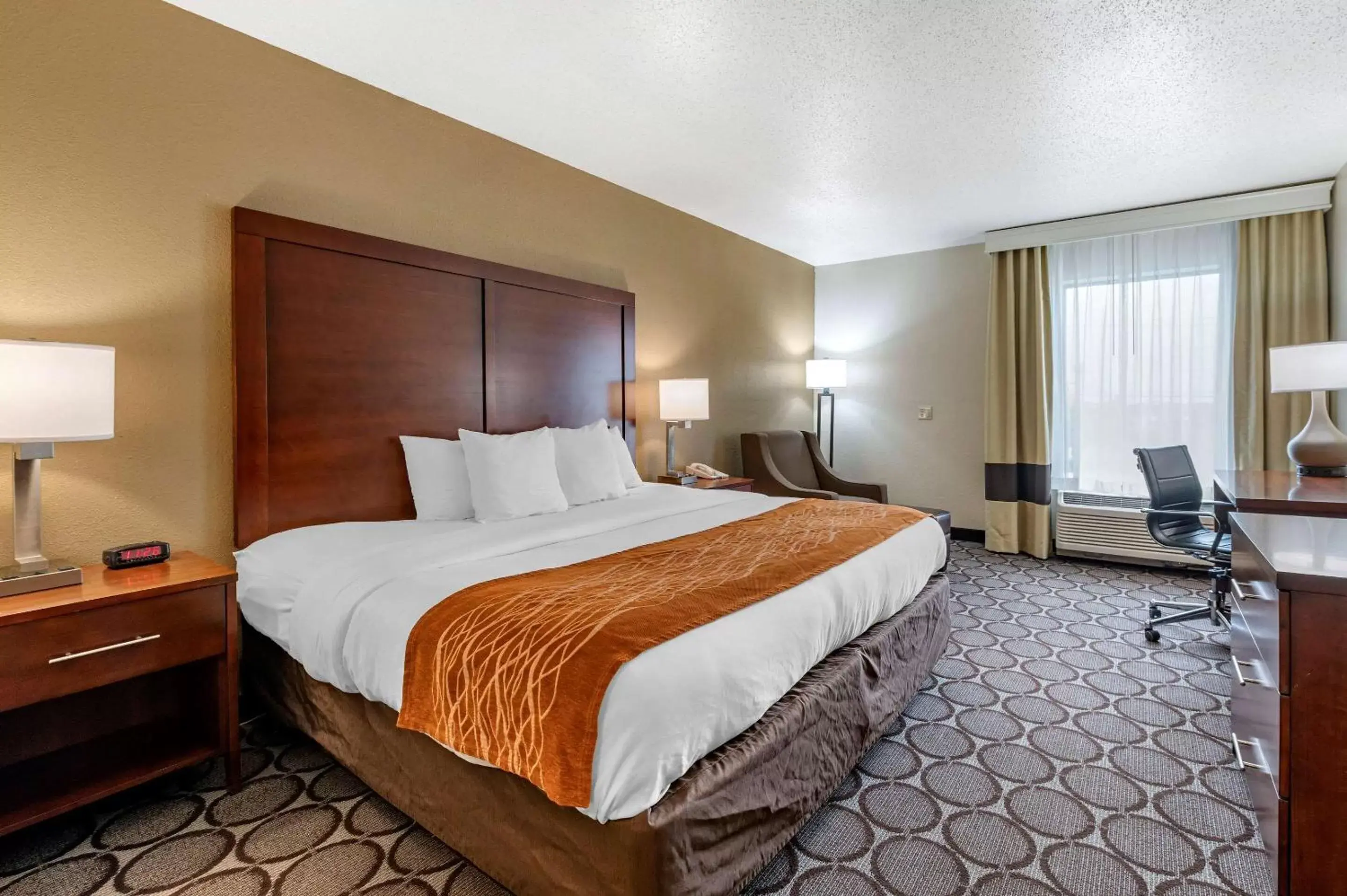 Photo of the whole room, Bed in Comfort Inn Cincinnati Airport Turfway Road