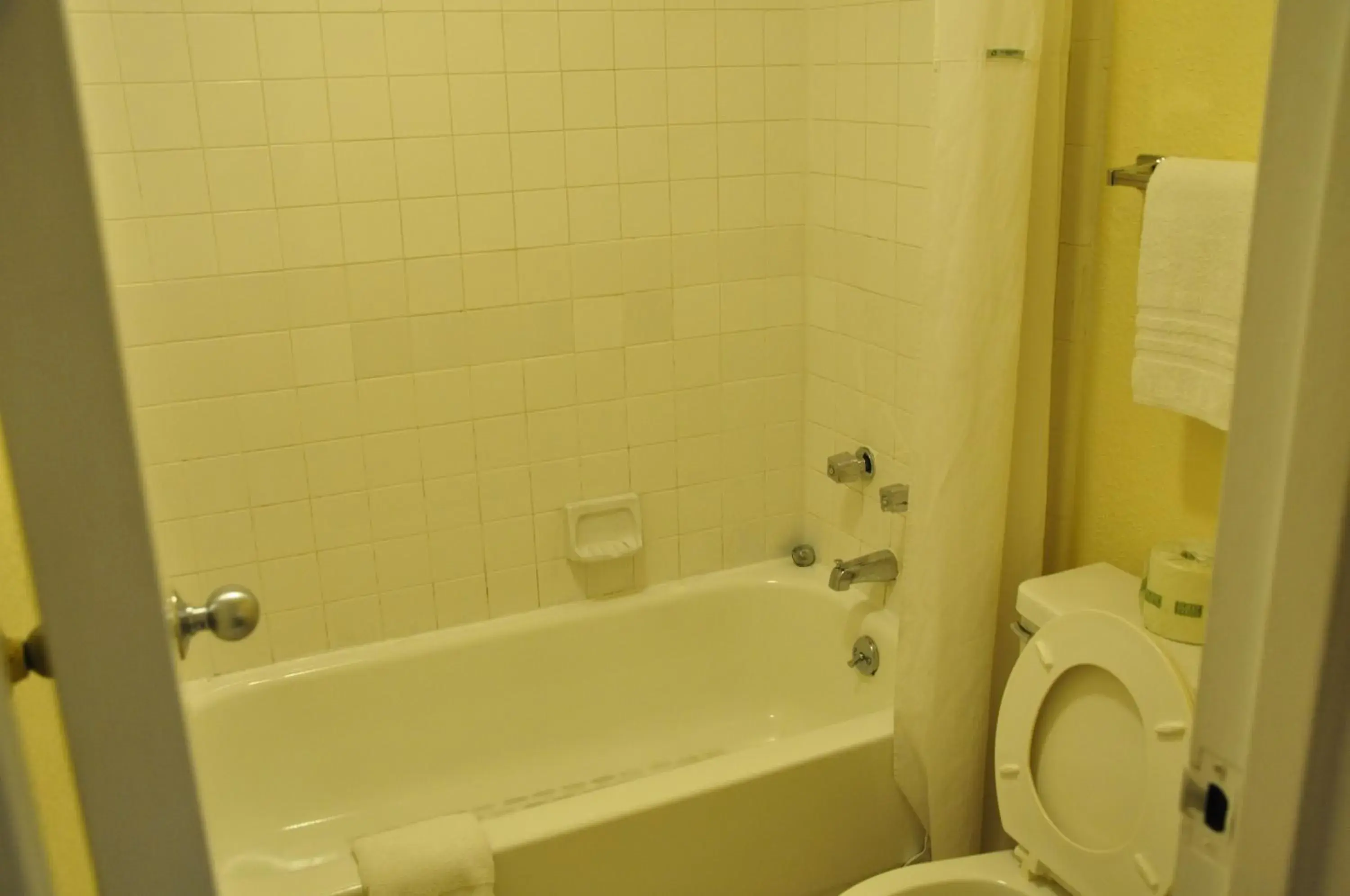 Bathroom in Motel 6-Little Rock, AR - Airport