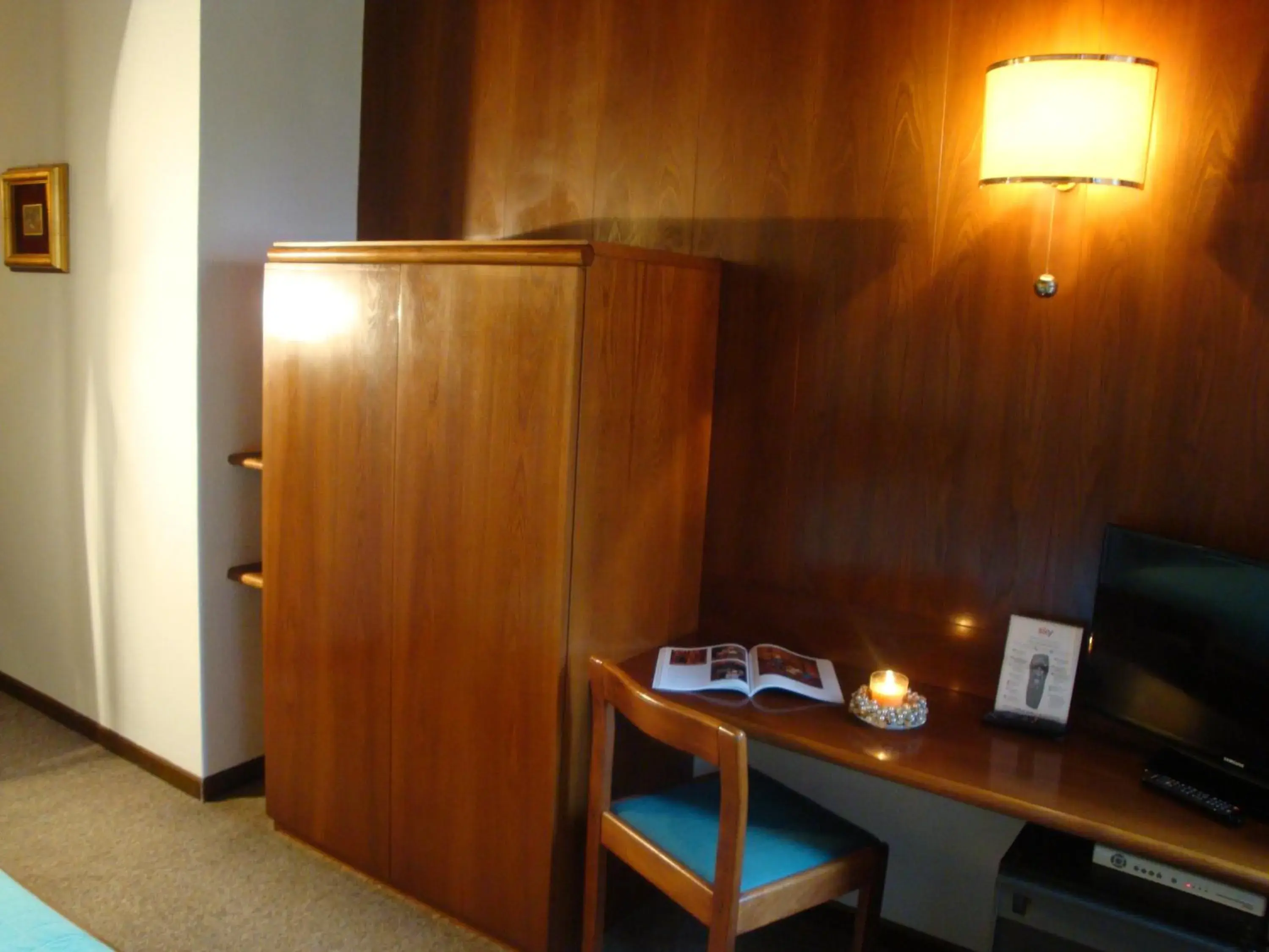 Bedroom, TV/Entertainment Center in Sporting Hotel Ragno D'oro