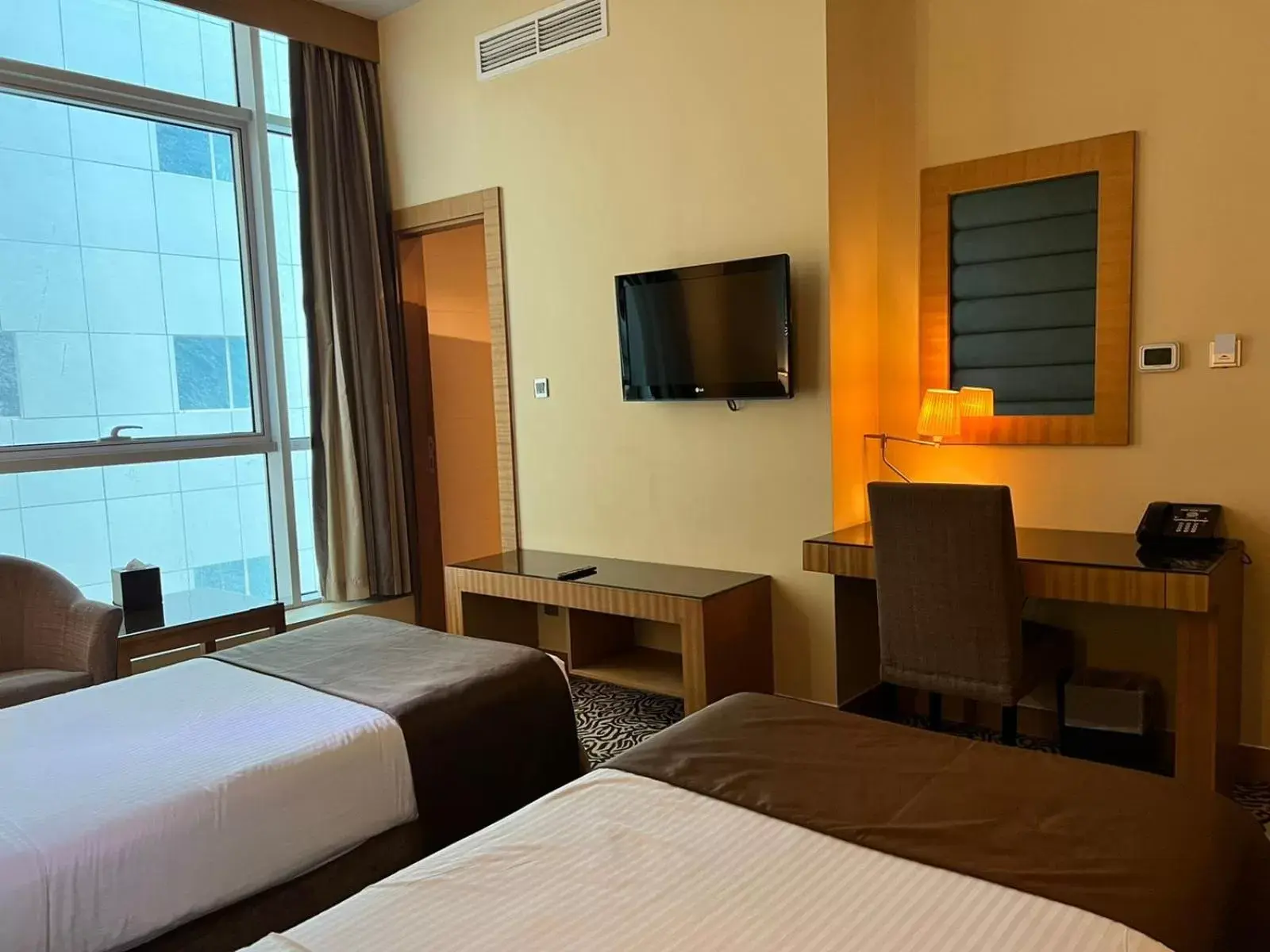 Bedroom, Bed in Copthorne Hotel Sharjah