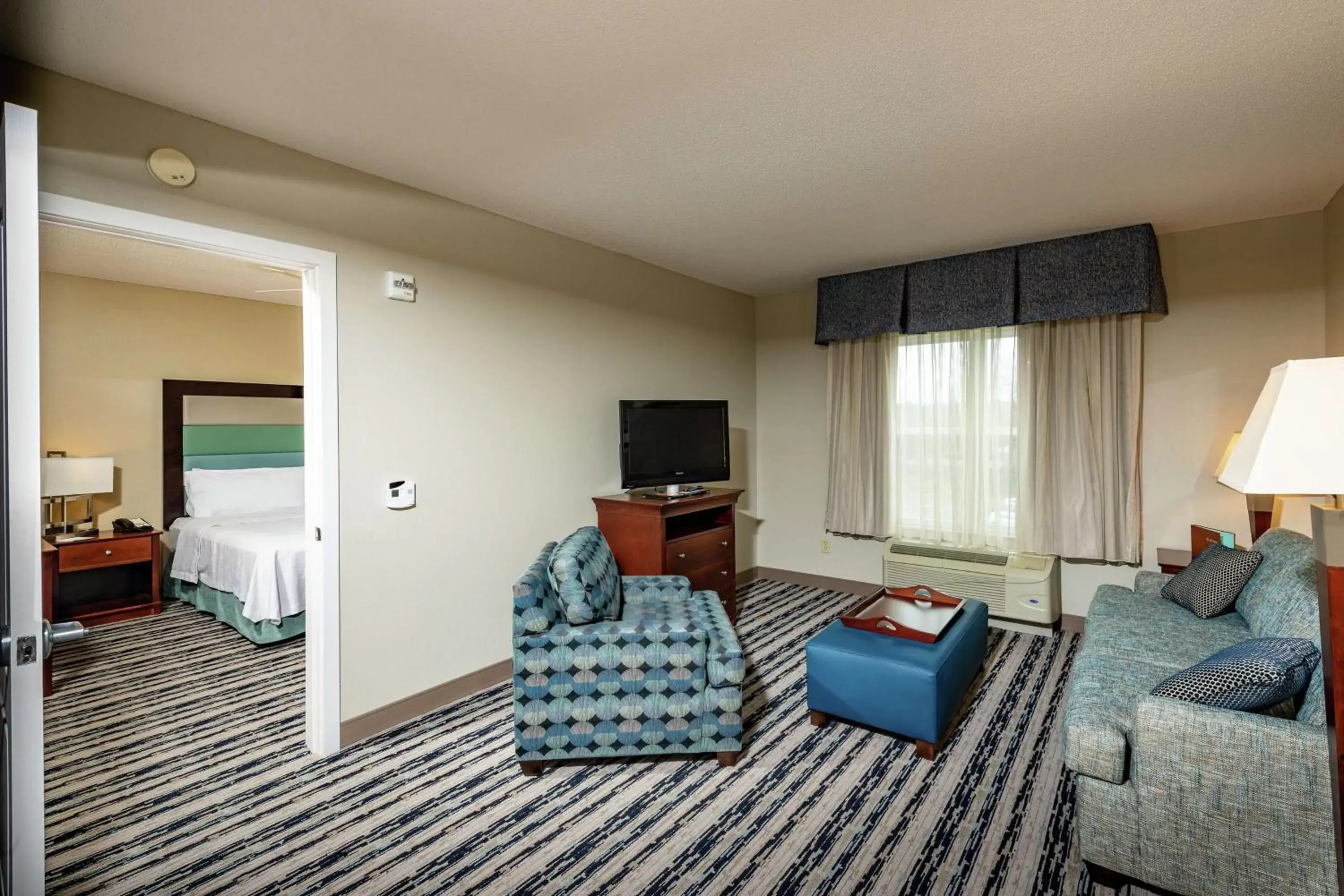 Bedroom, Seating Area in Homewood Suites by Hilton Portland