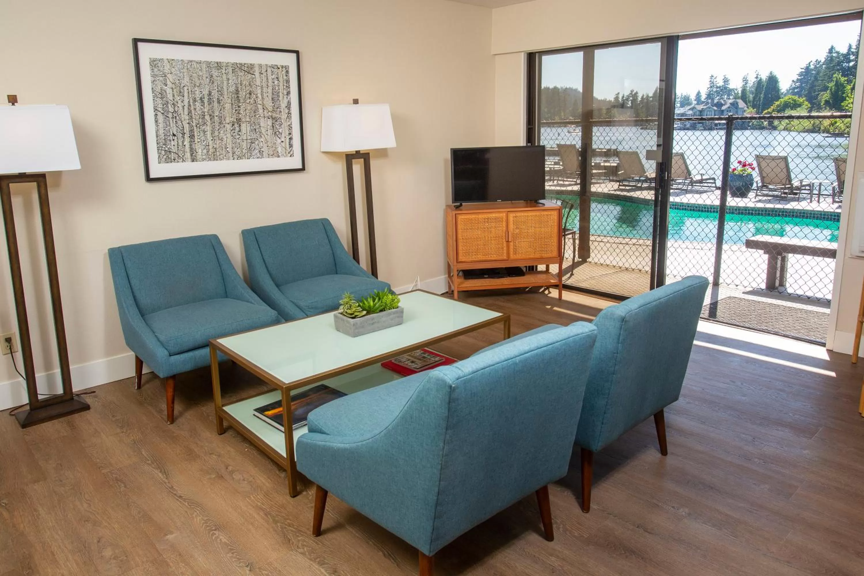 Lobby or reception in Lakeshore Inn