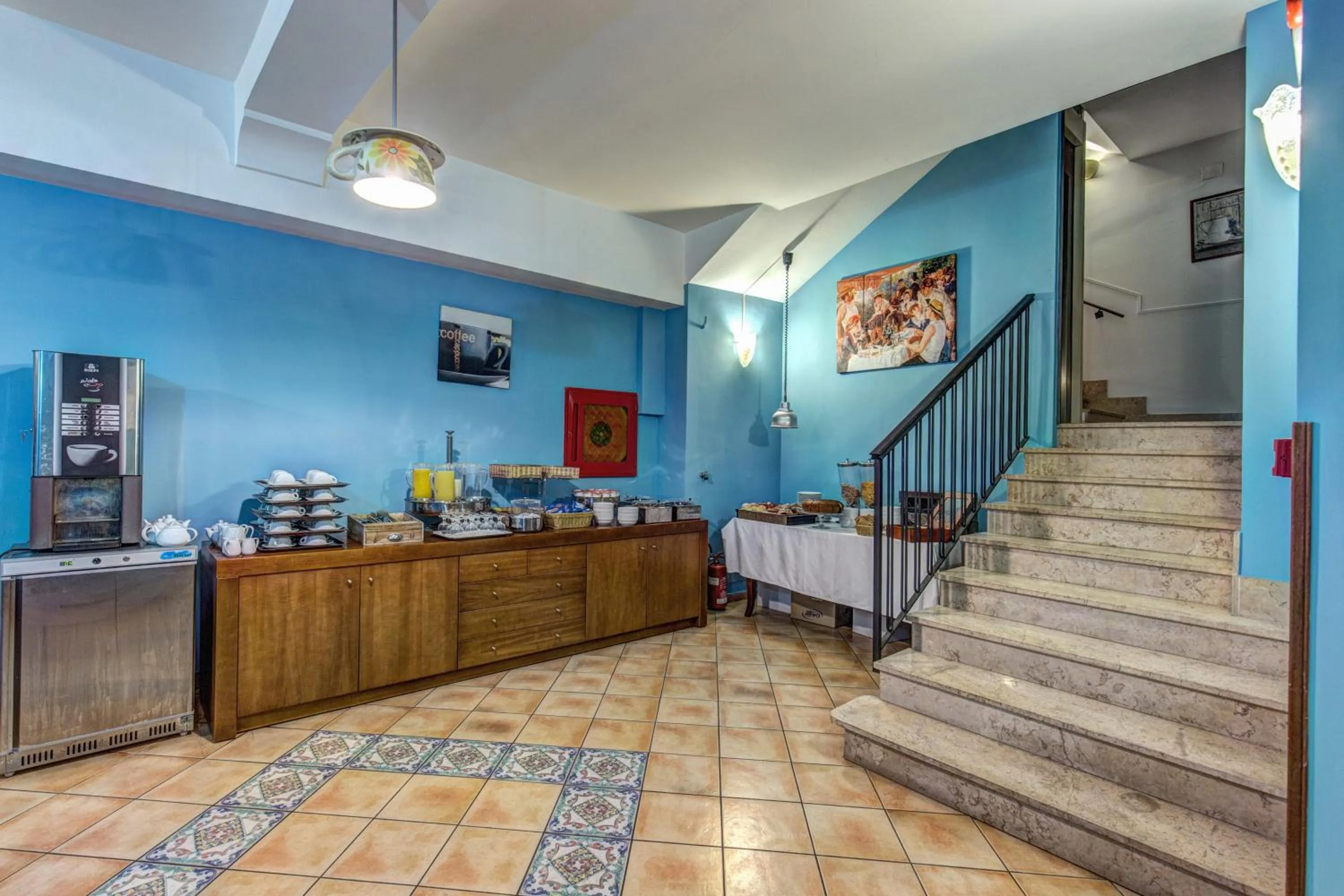 Restaurant/places to eat in Hotel Nice