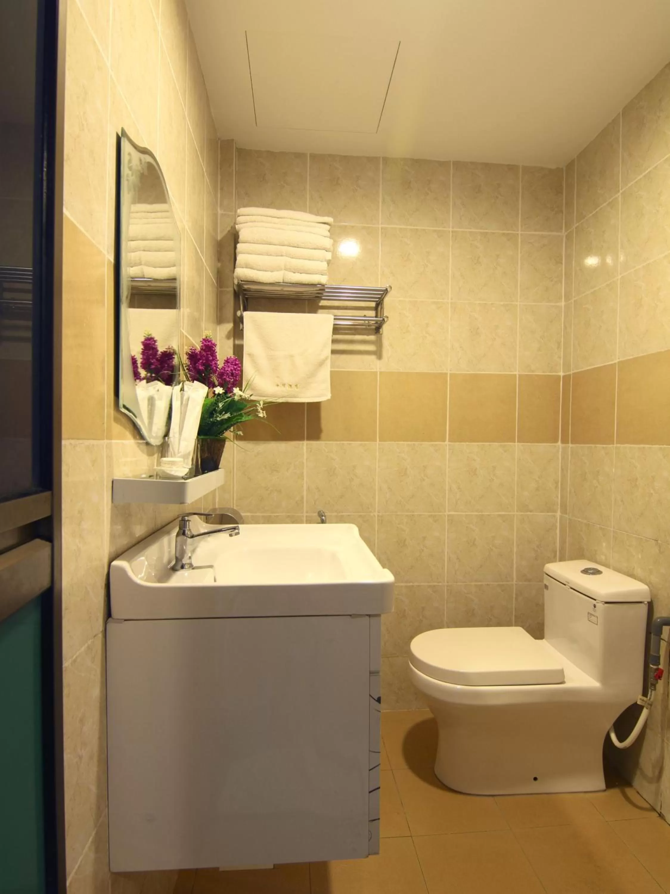 Bathroom in TIONG HUA HOTEL