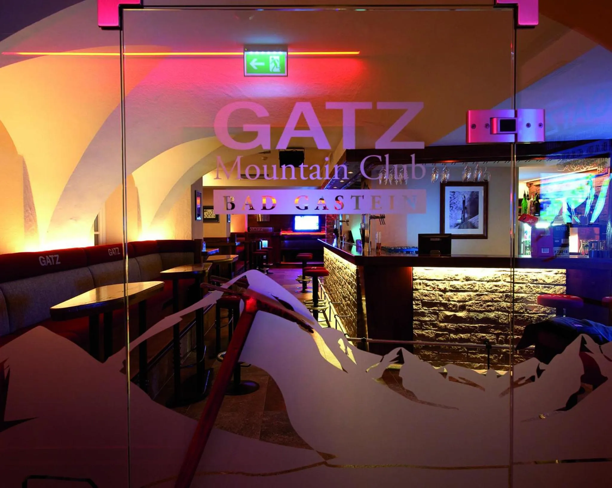 Nightclub / DJ in Hotel Gisela