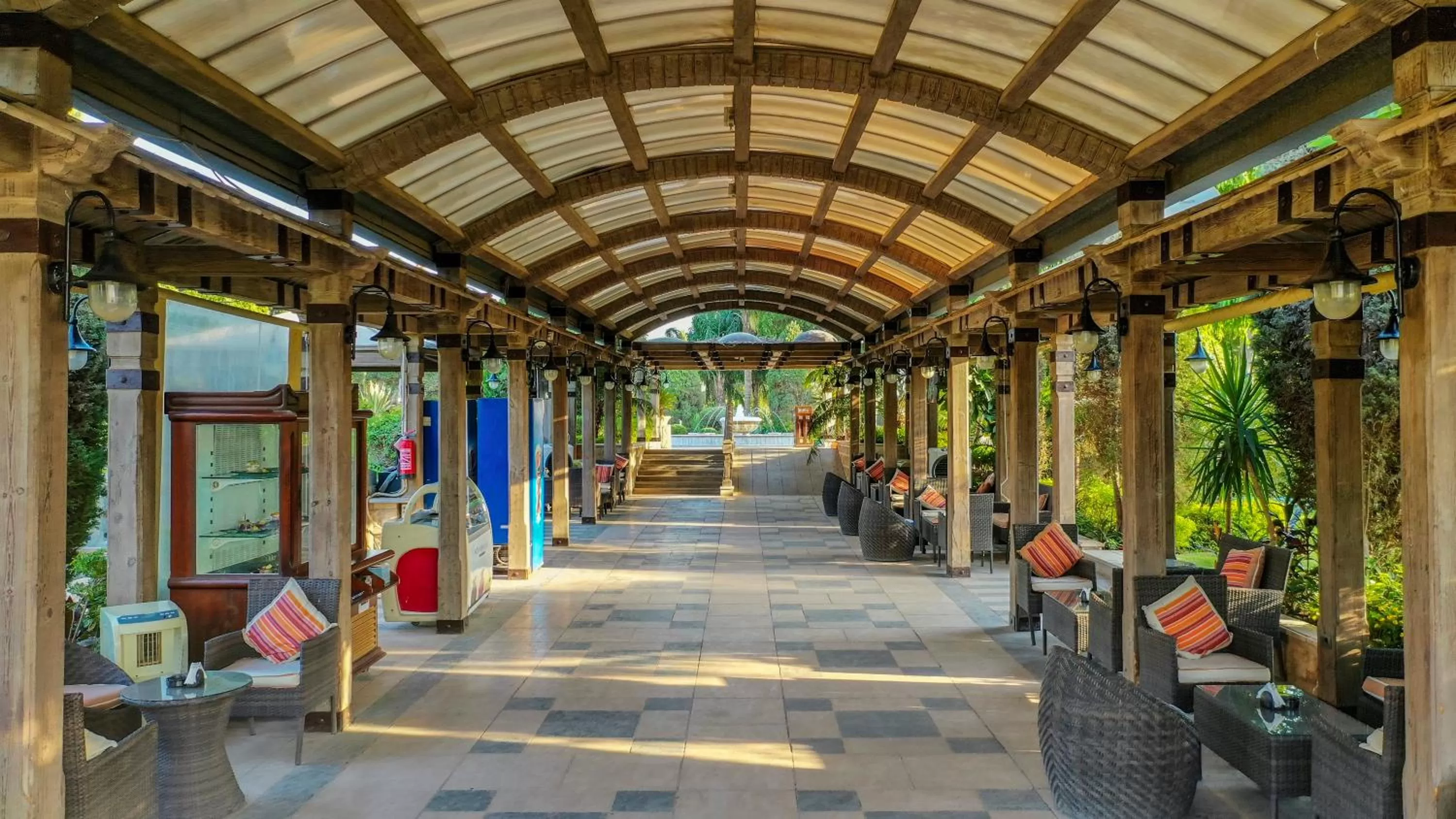 Restaurant/places to eat in Al Masa Hotel Nasr City