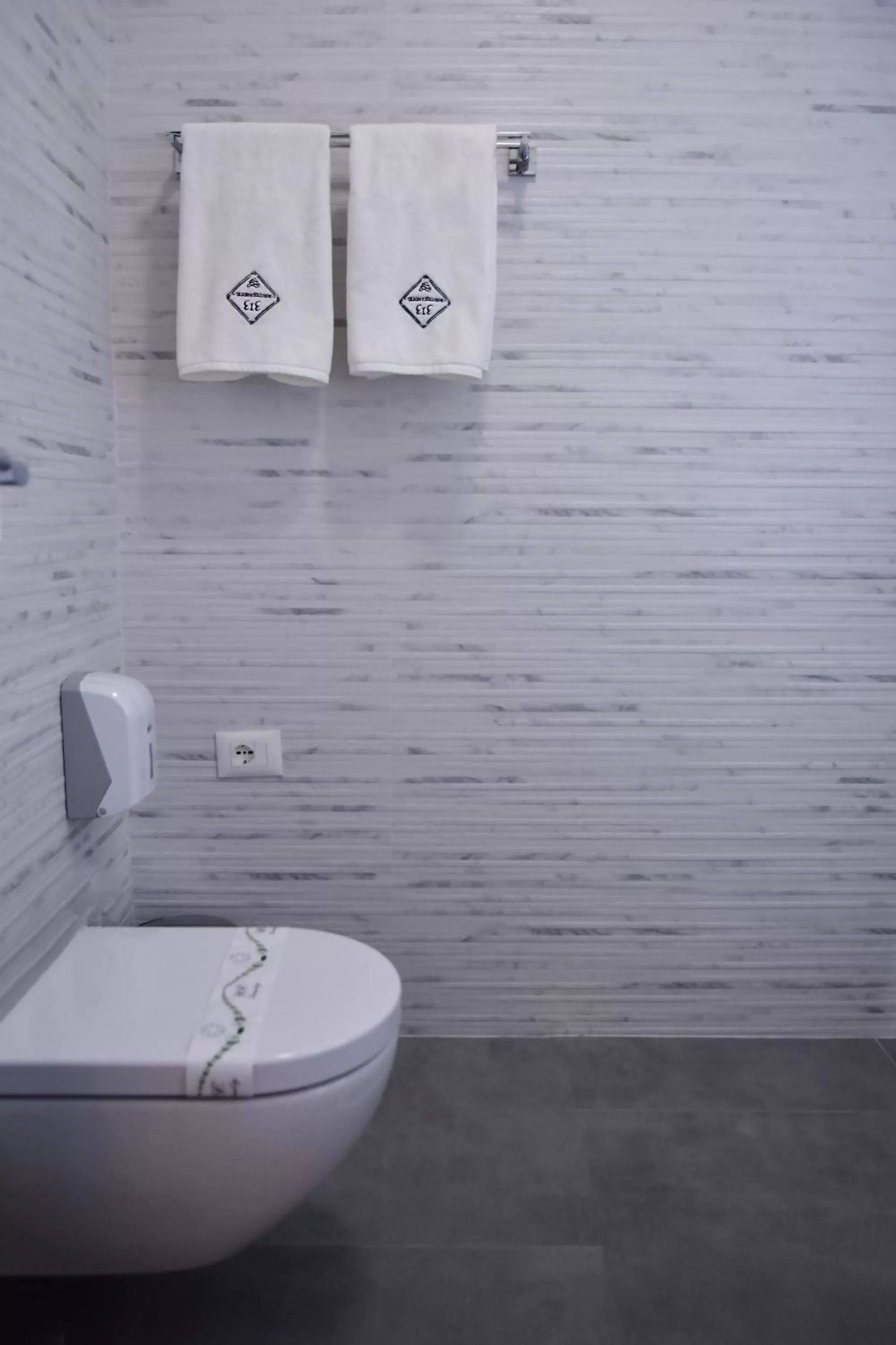 Shower, Bathroom in 313 Villa City Center Hotel