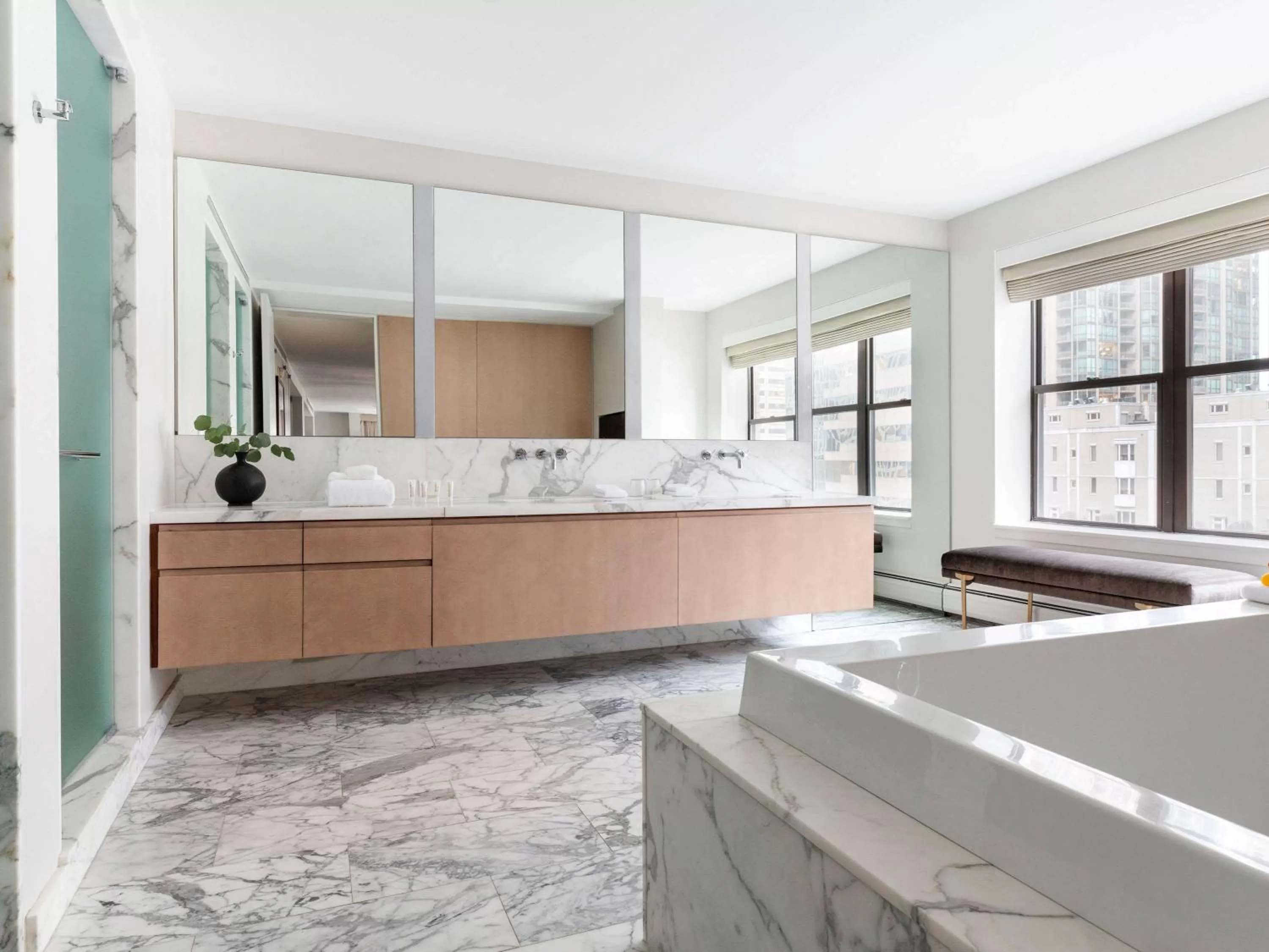 Photo of the whole room in 21c Museum Hotel Chicago