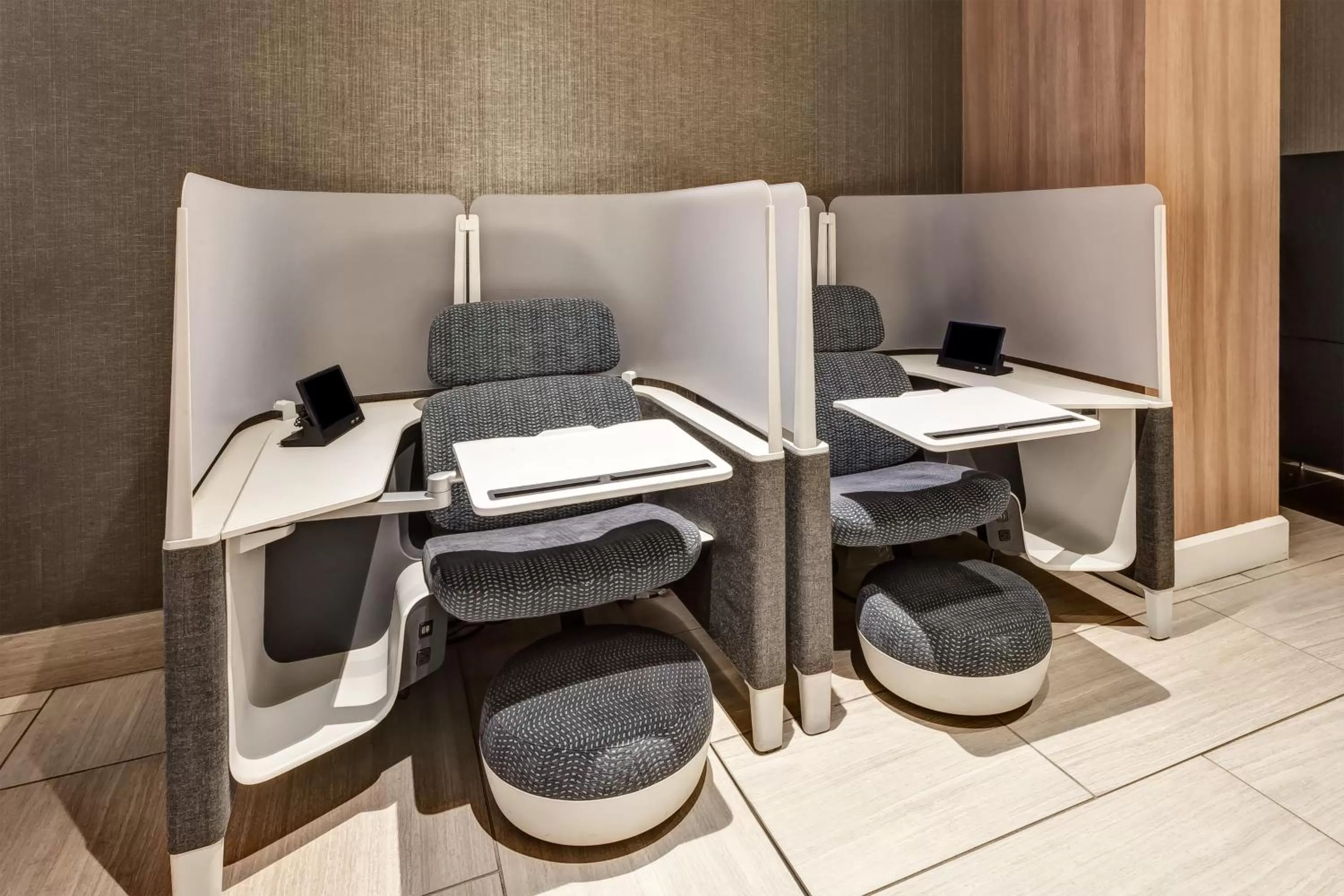 Lobby or reception in Crowne Plaza Dulles Airport by IHG