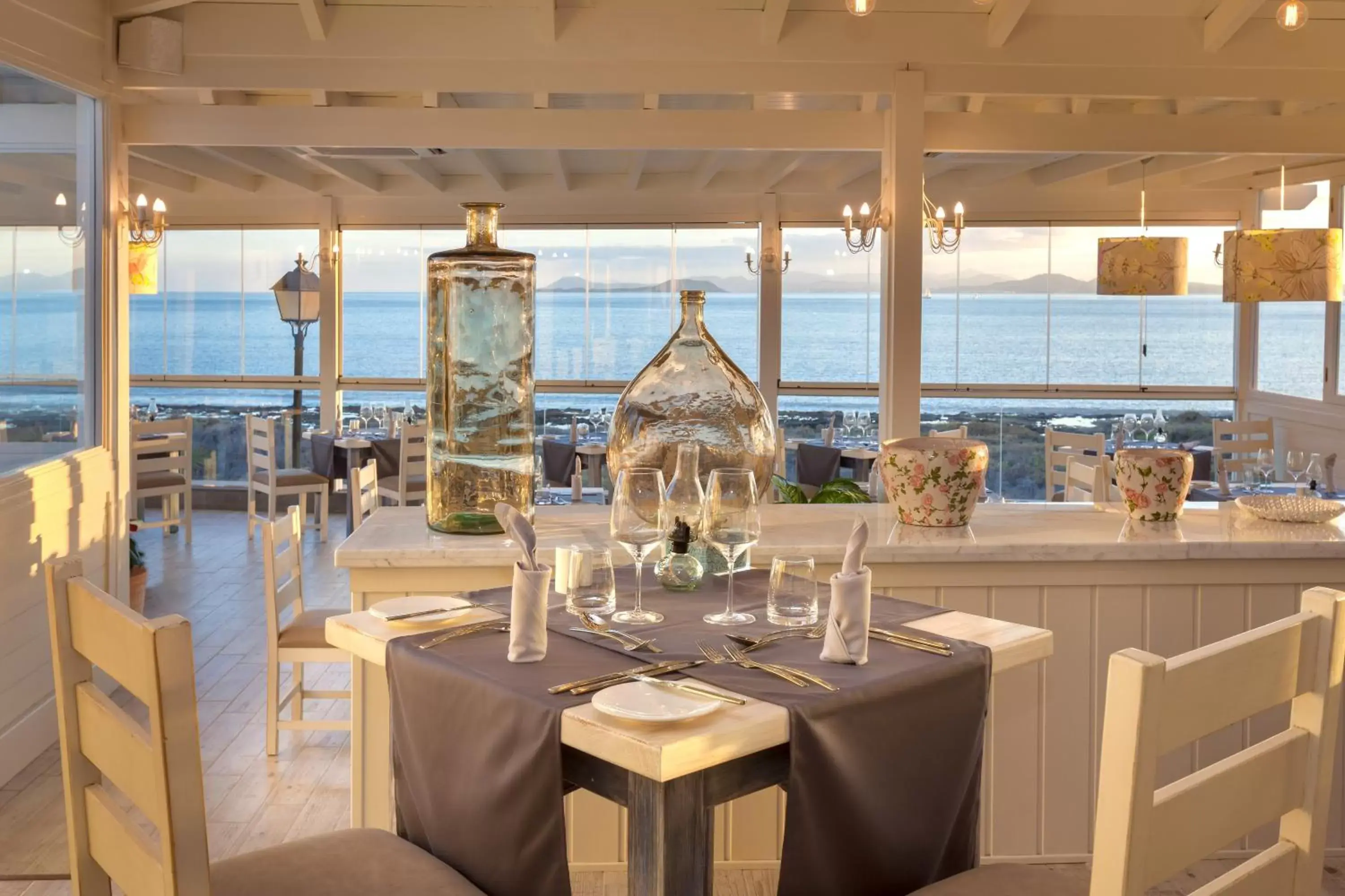 Restaurant/places to eat in Gran Castillo Tagoro Family & Fun Playa Blanca Restaurant/places to eat in Gran Castillo Tagoro Family & Fun Playa Blanca