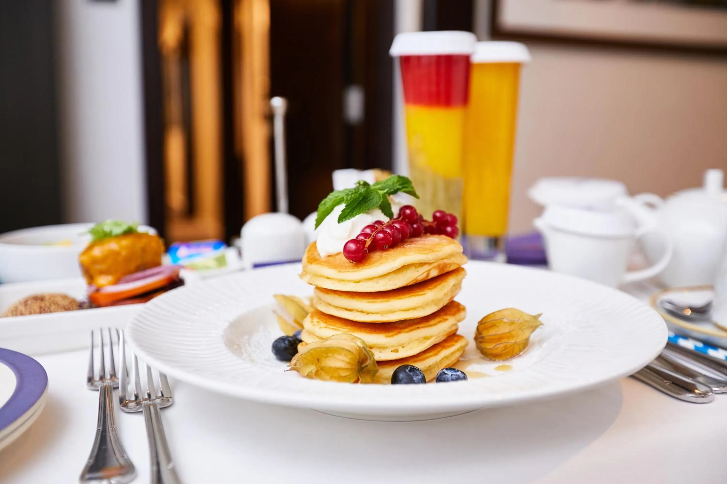 Food and drinks in Radisson Blu Hotel, Dubai Deira Creek