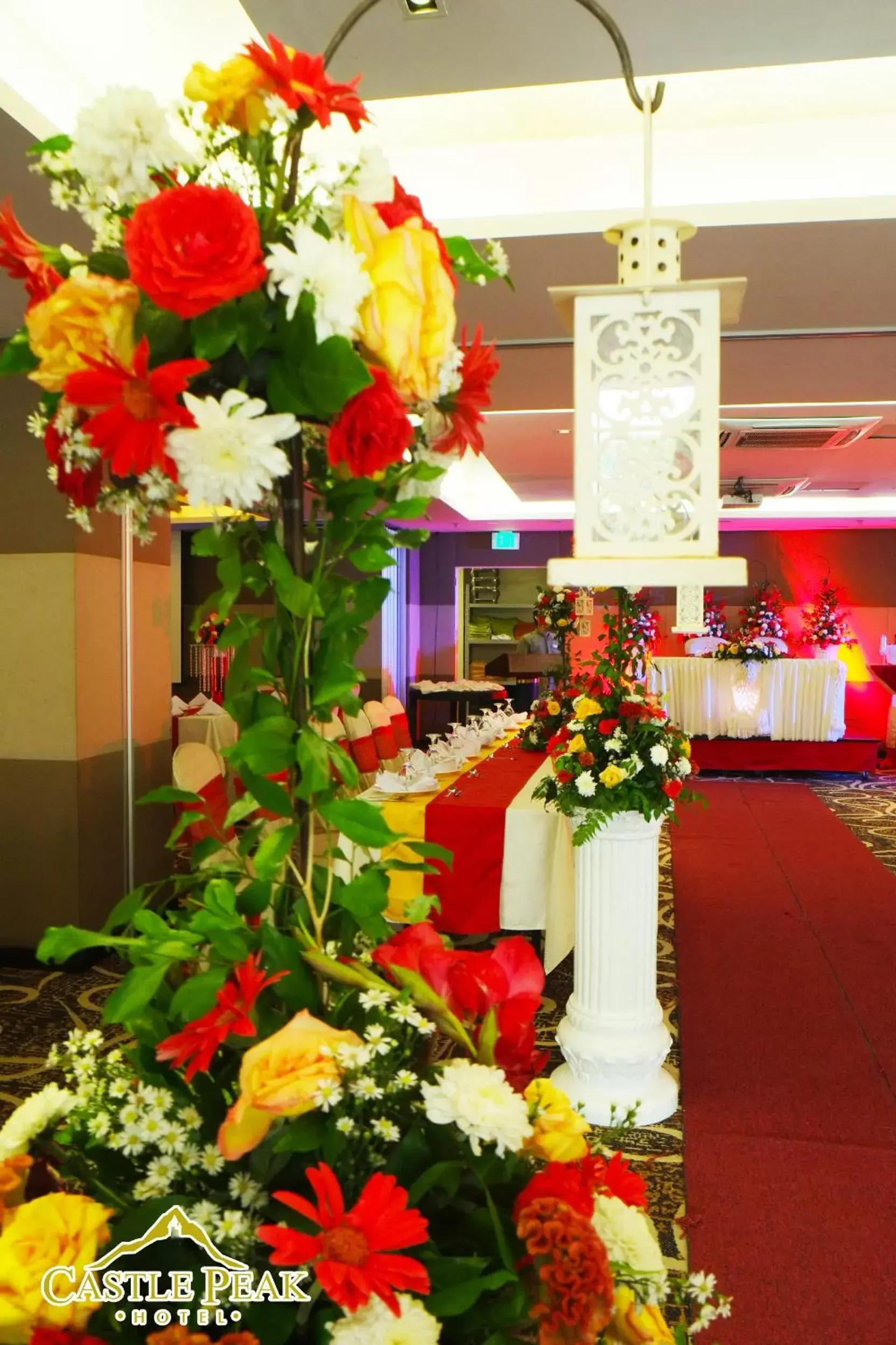 Banquet/Function facilities, Restaurant/Places to Eat in Castle Peak Hotel